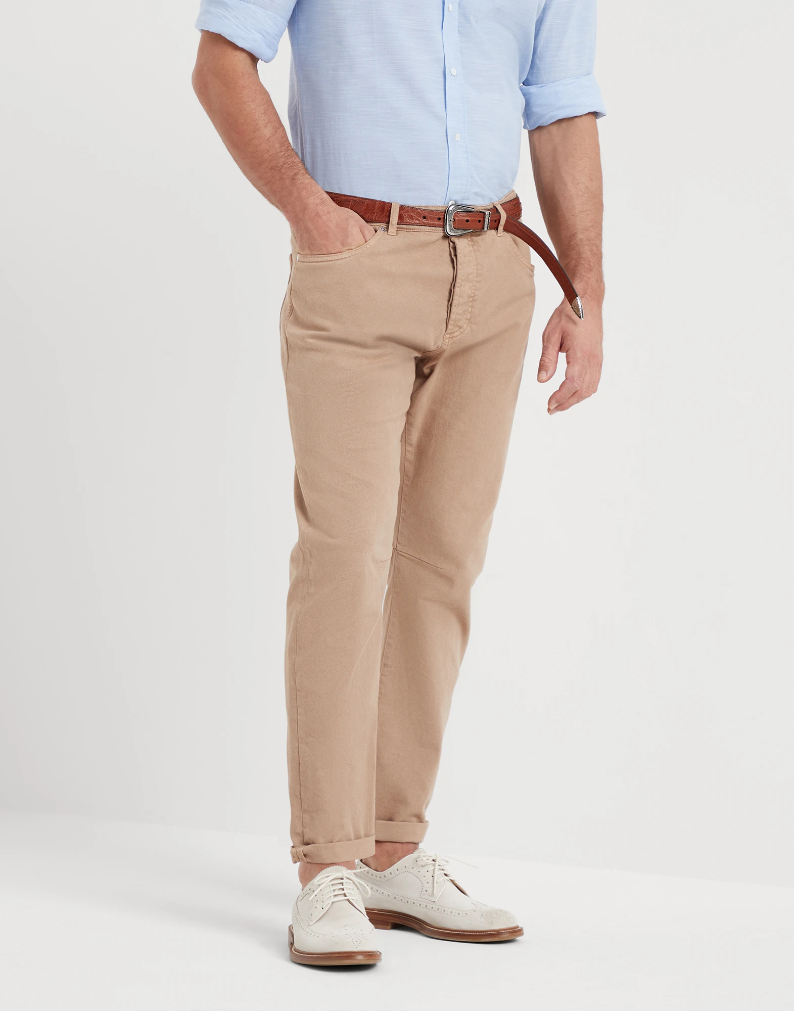 Garment-dyed comfort denim leisure fit five-pocket trousers