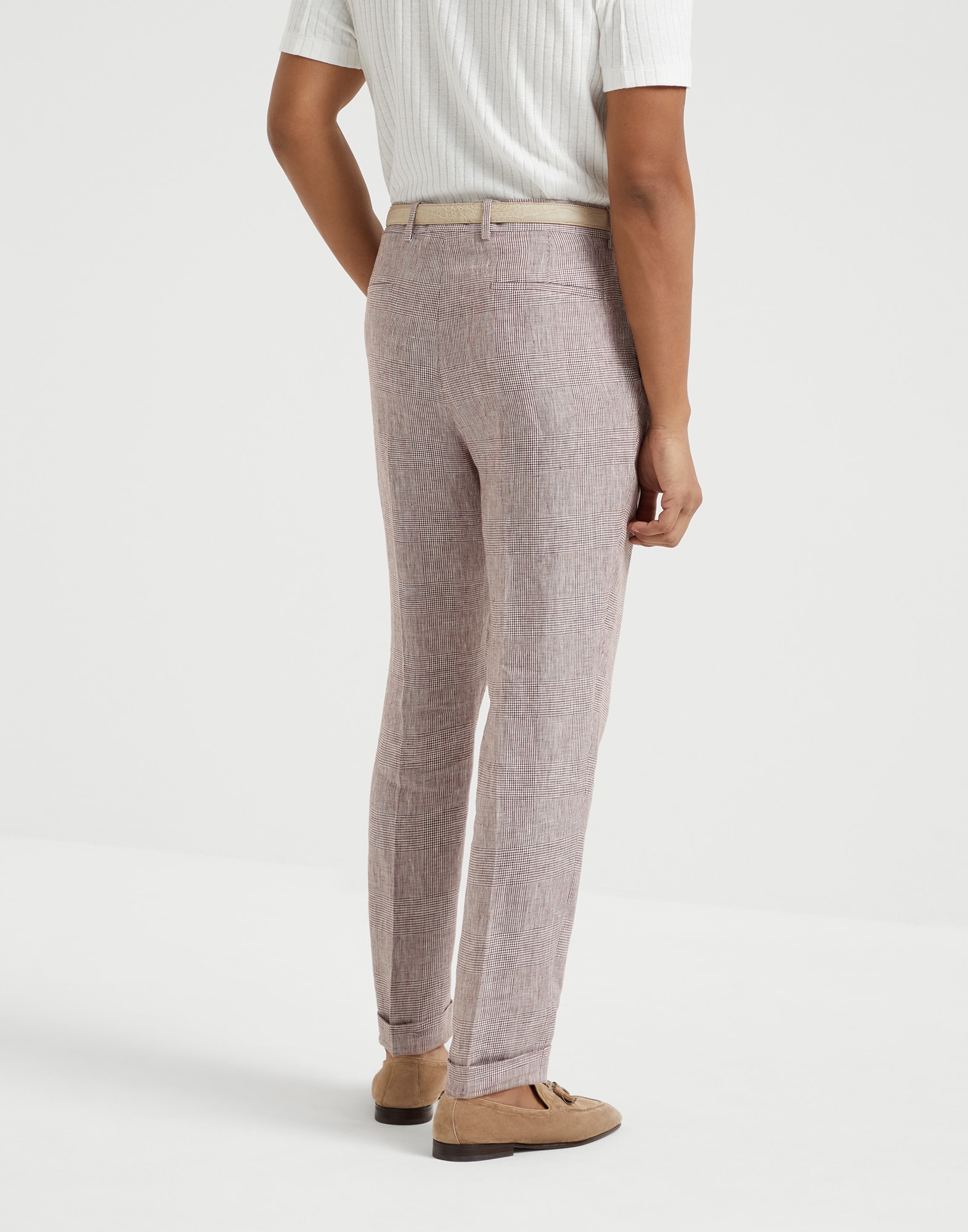 Trousers with pleats
