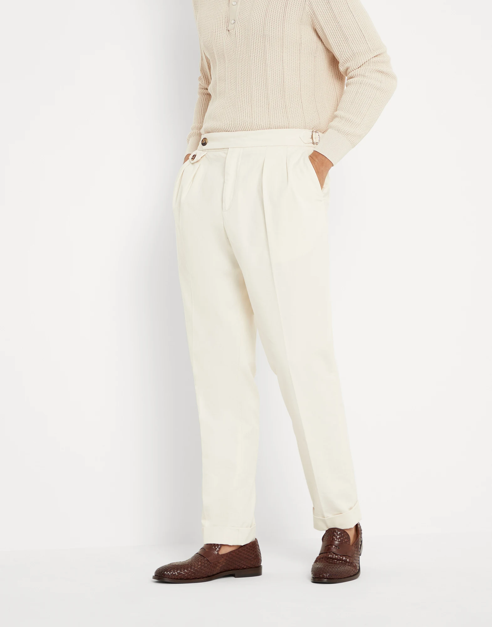 Garment-dyed tailor fit trousers in twisted cotton gabardine with double pleats and waist tabs