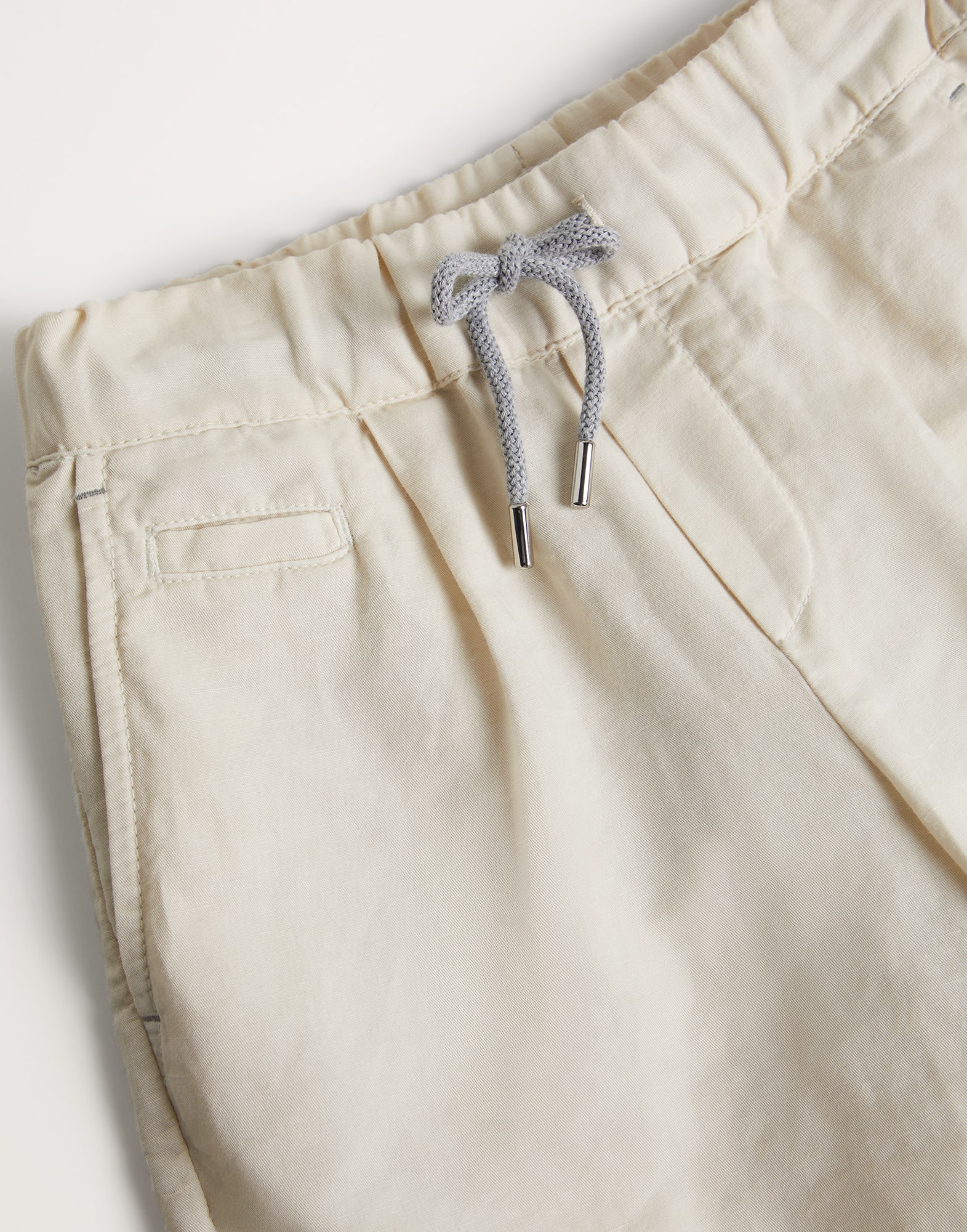Garment-dyed Bermuda shorts in twisted linen and cotton gabardine with drawstring and pleats