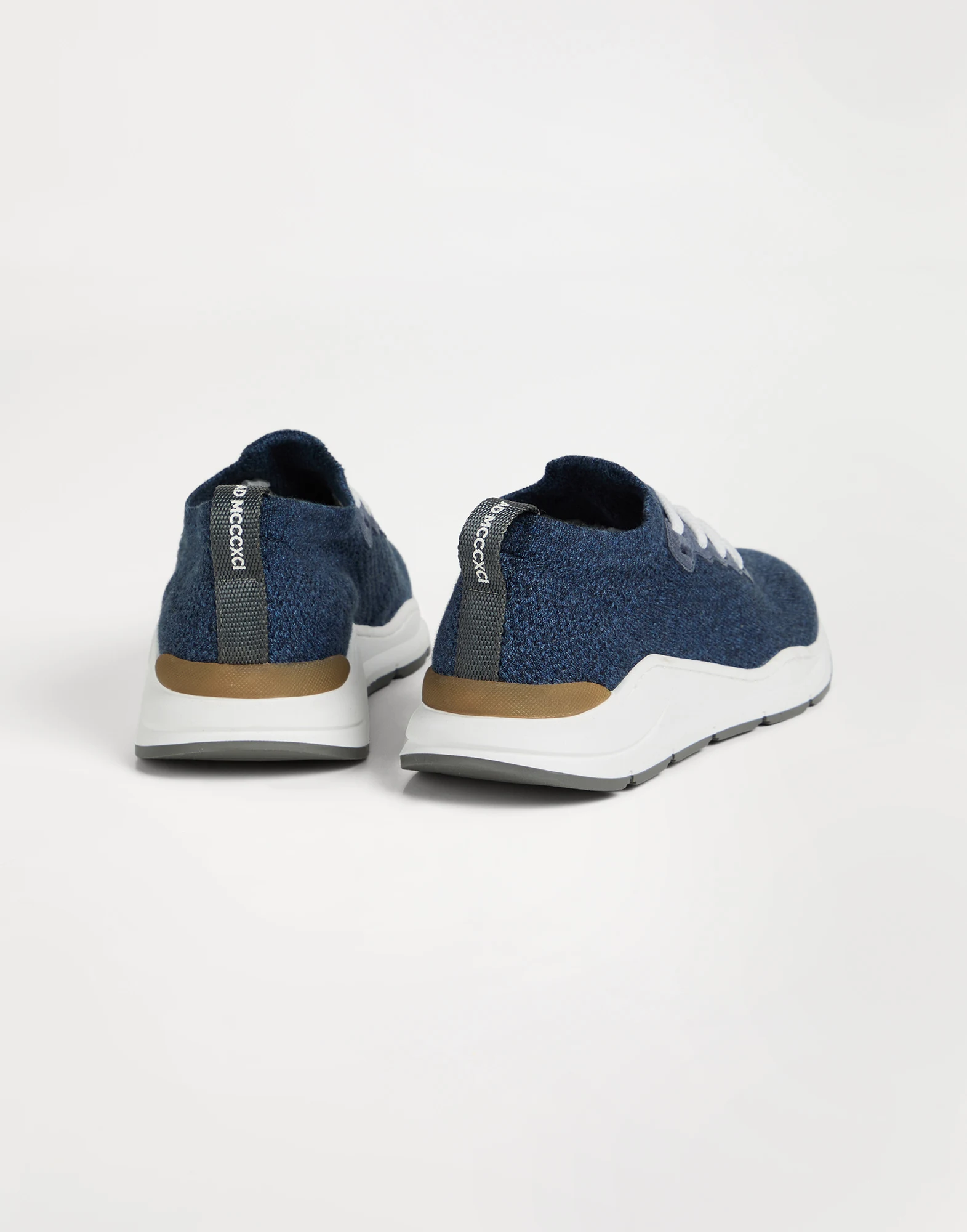 Knit runners