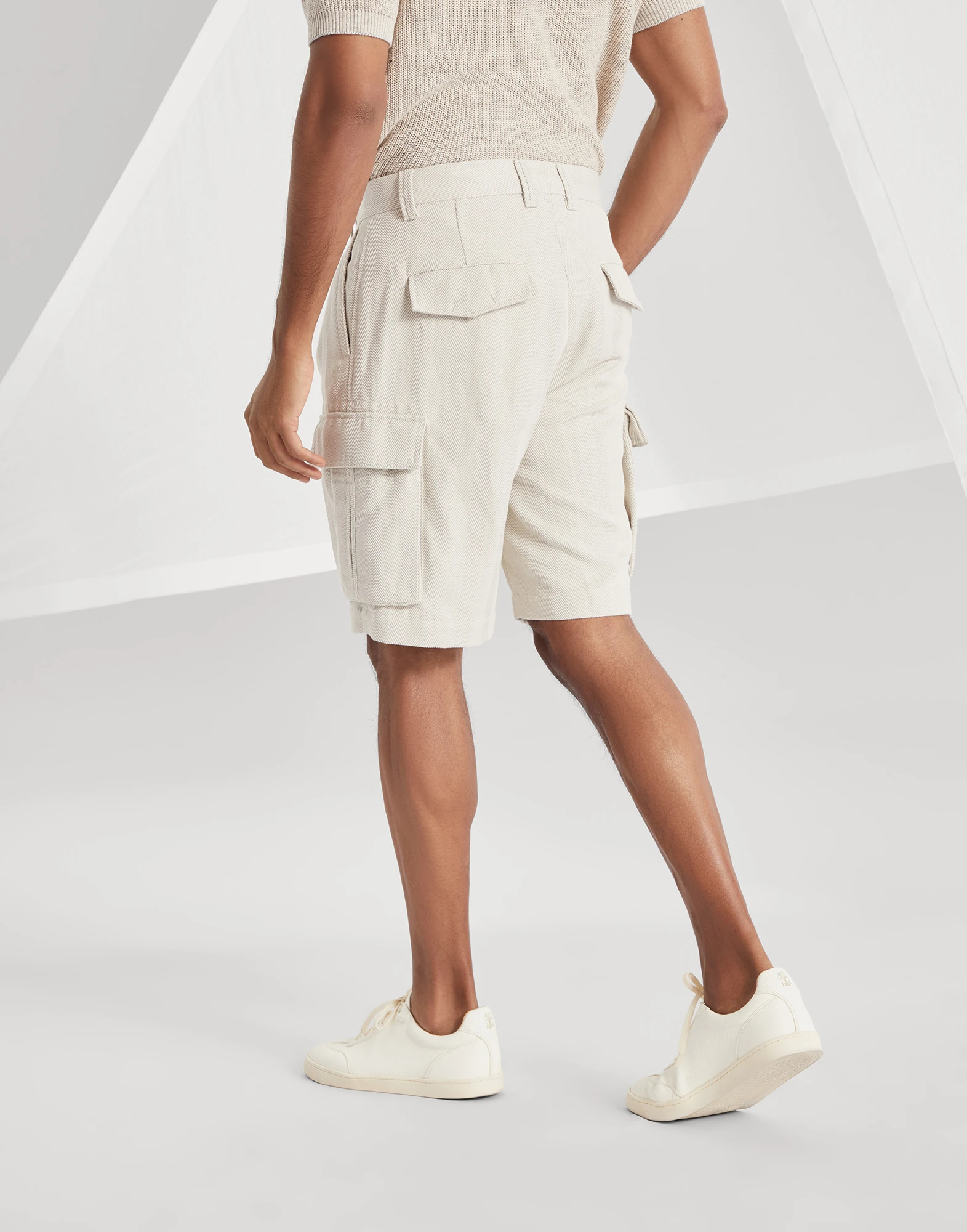 Bermuda shorts with cargo pockets