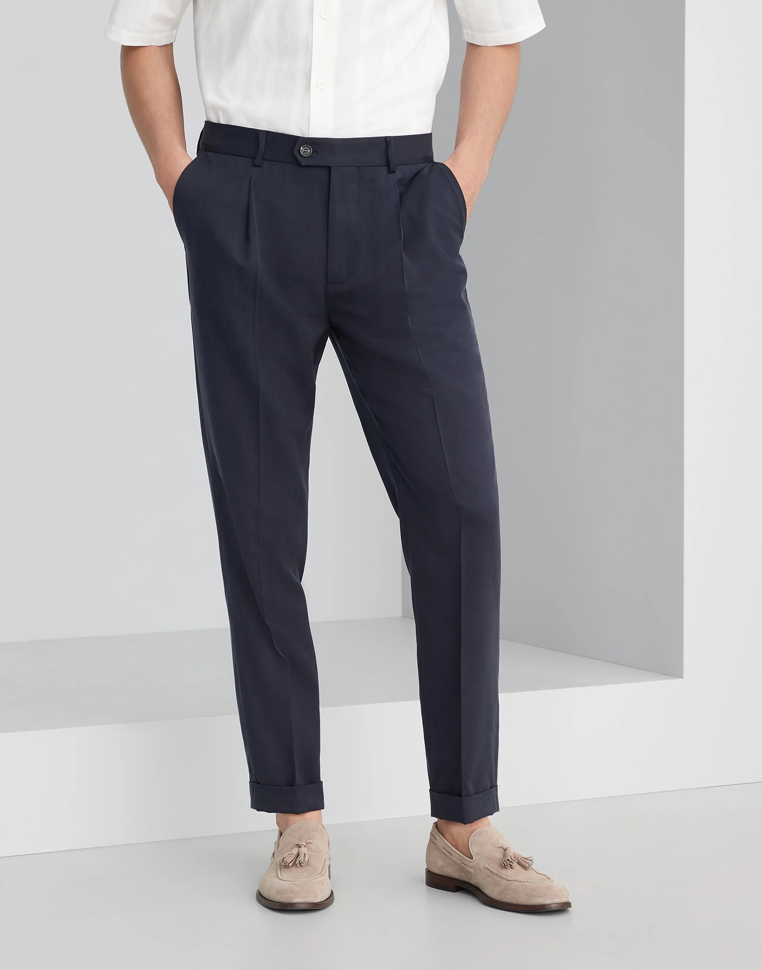 Delave silk twill leisure fit trousers with pleat