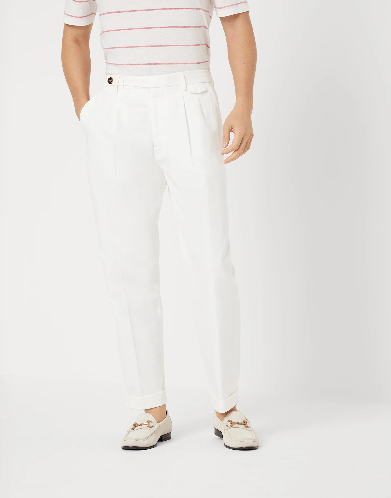 Garment-dyed leisure fit trousers in twisted cotton gabardine with double pleats and tabbed waistband