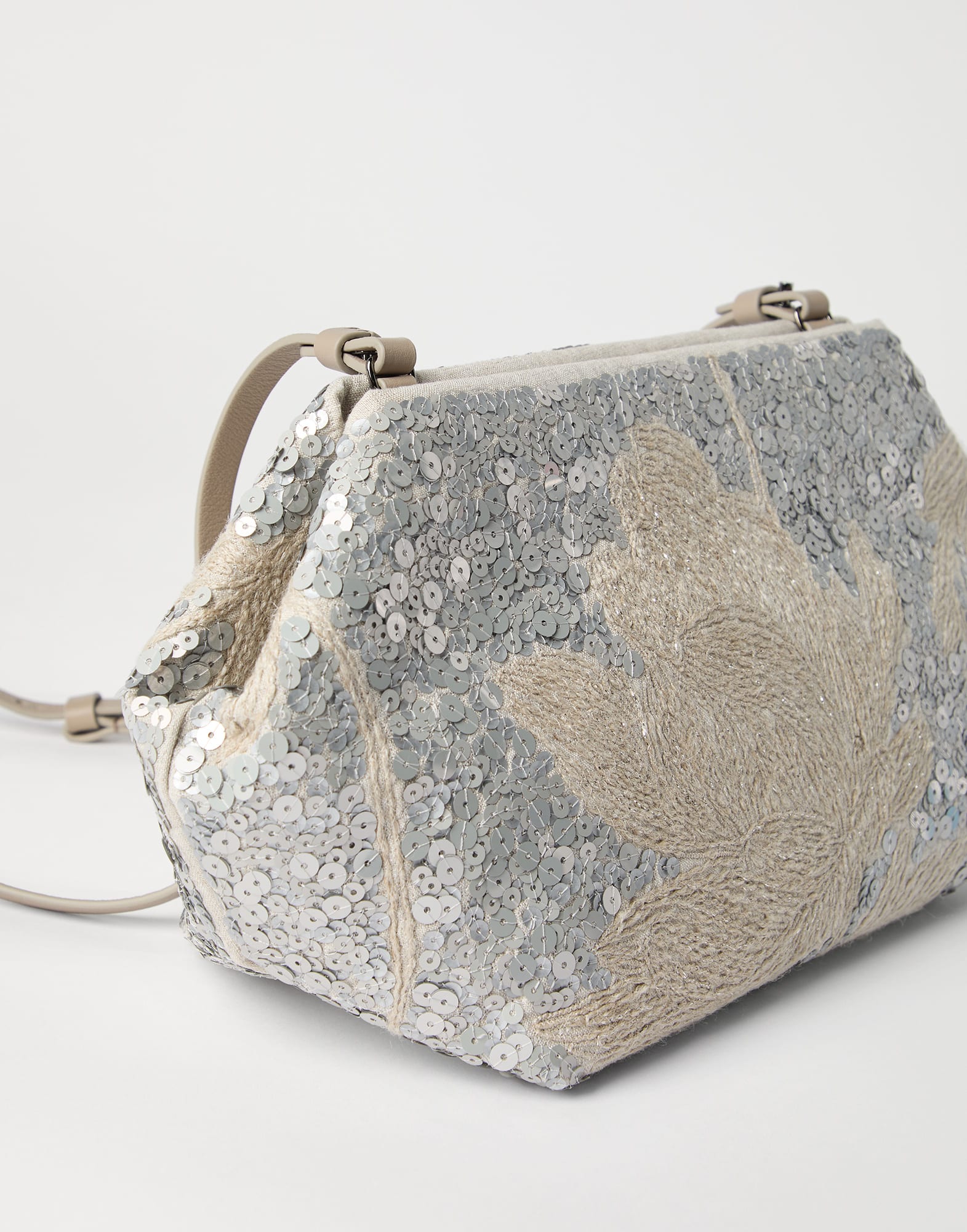 Magnolia embroidery bag