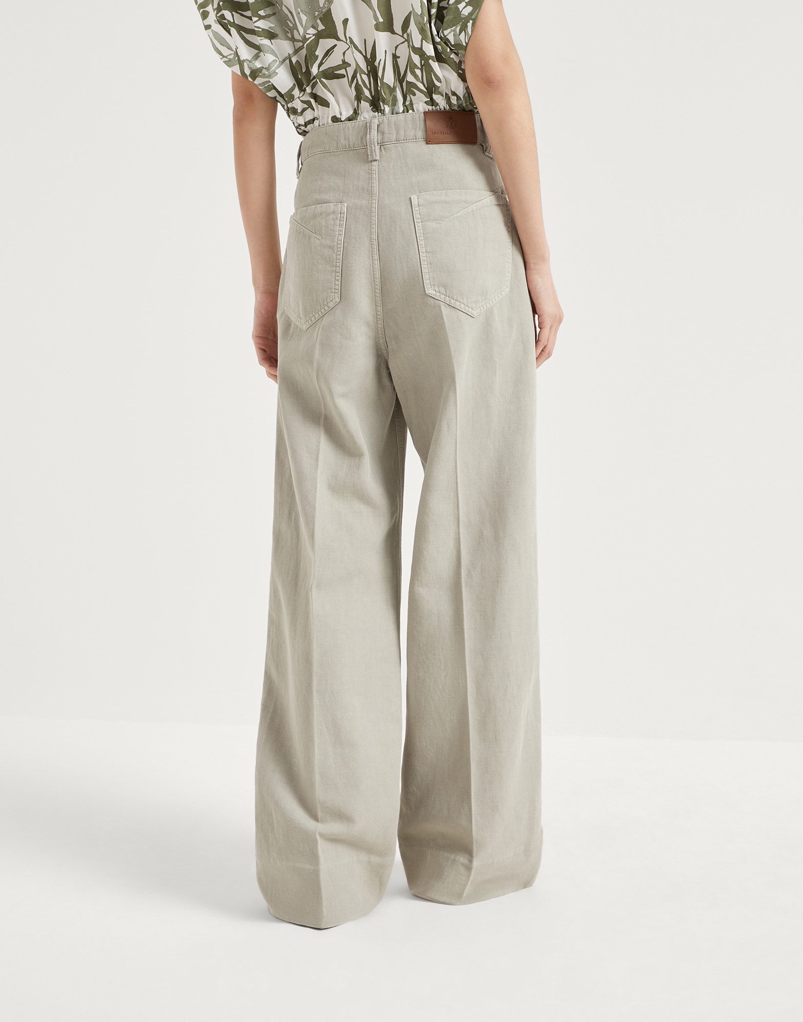 Loose trousers