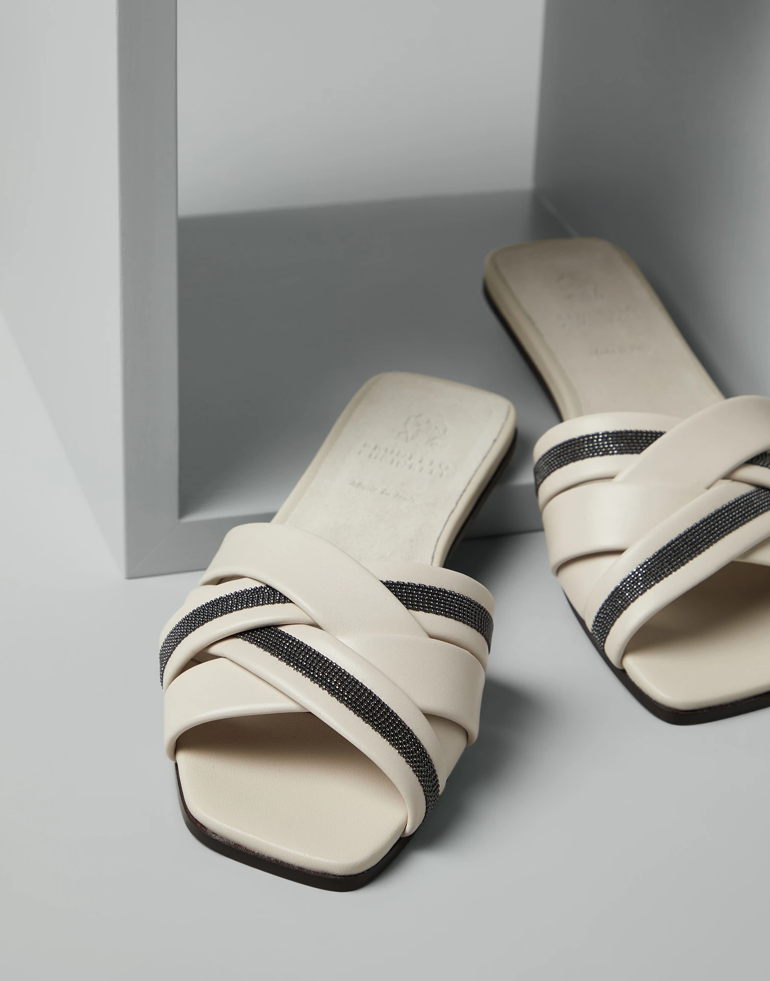Nappa leather slides with monili