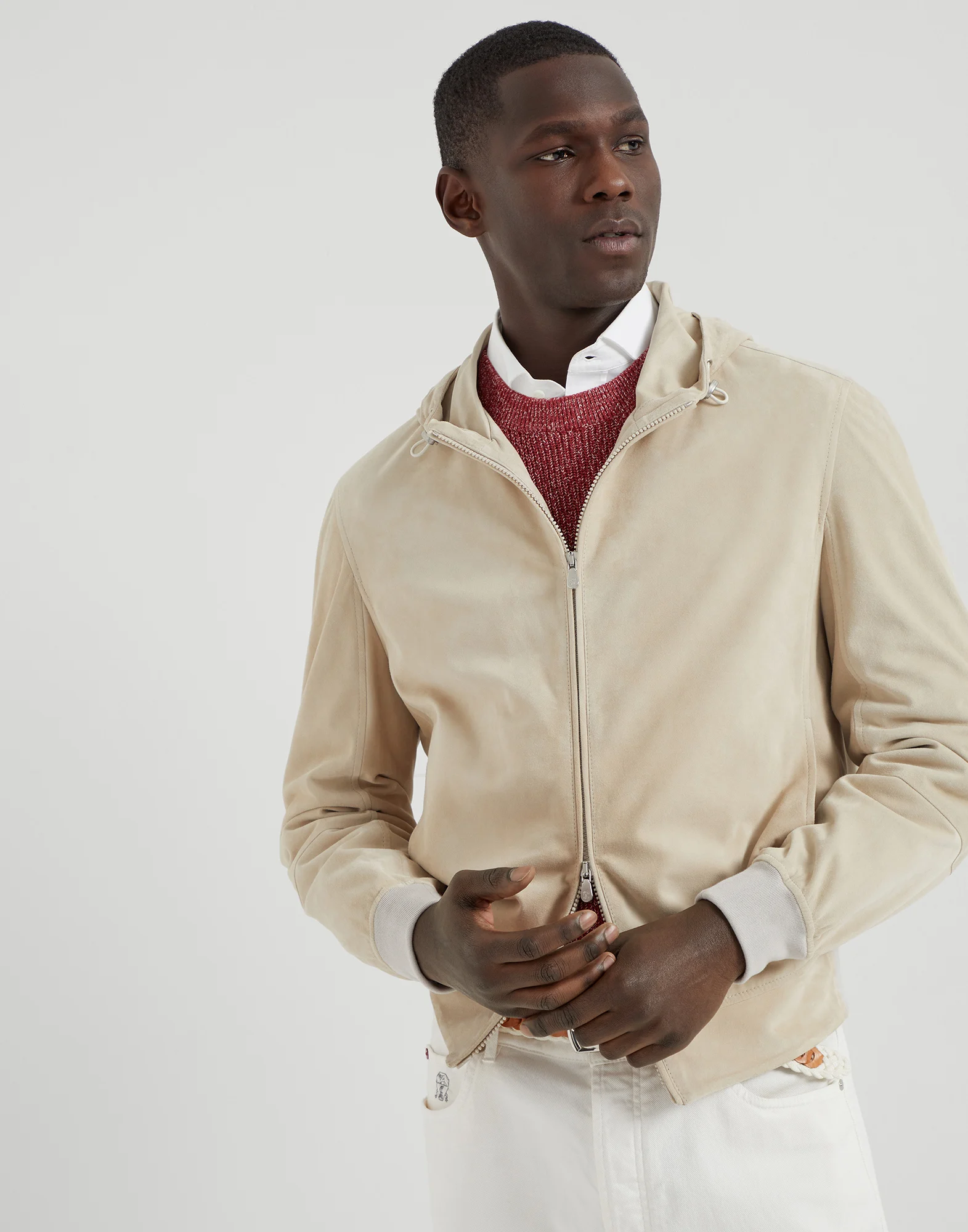 Sweatshirt with hood and zipper