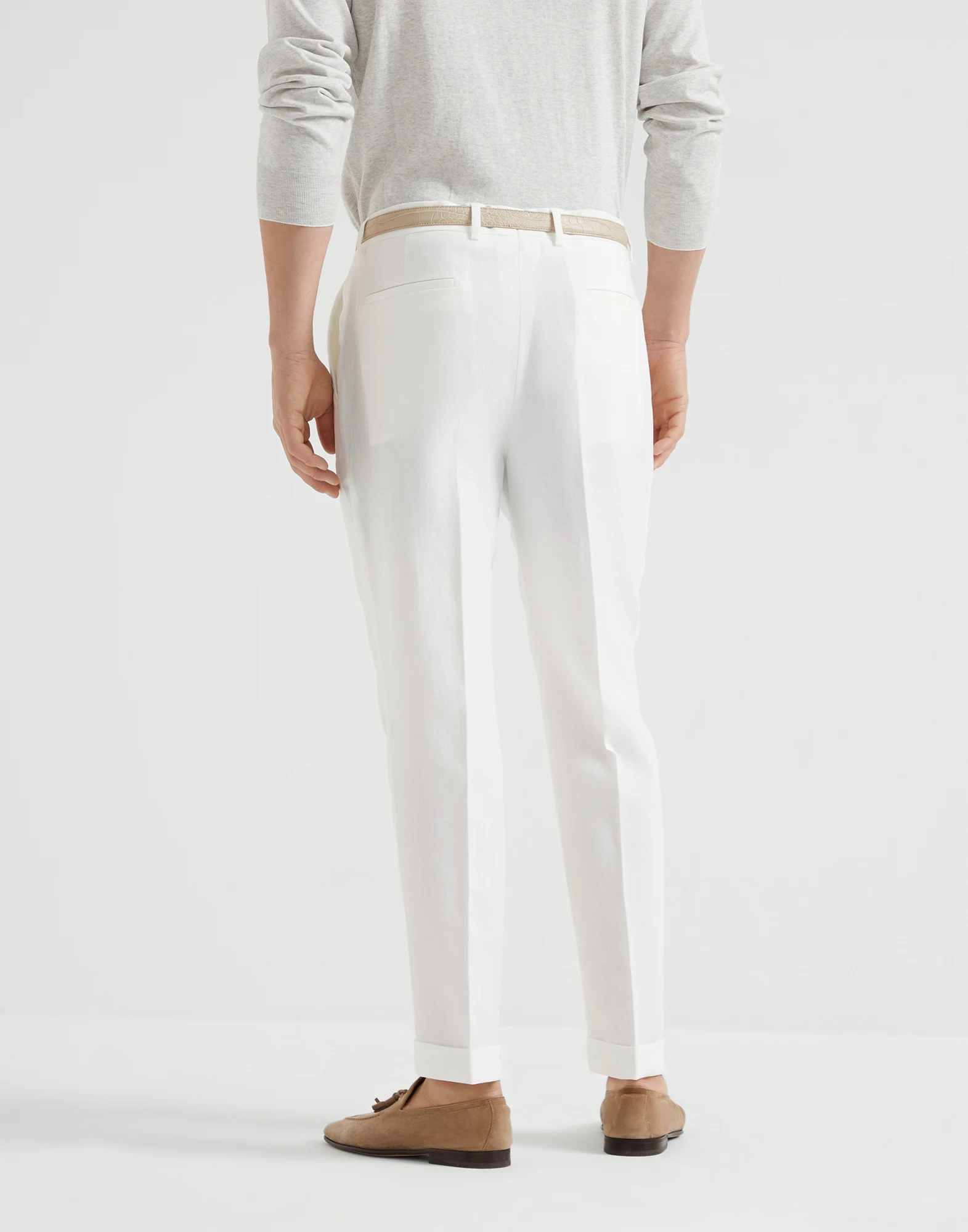 Leisure fit trousers with pleats