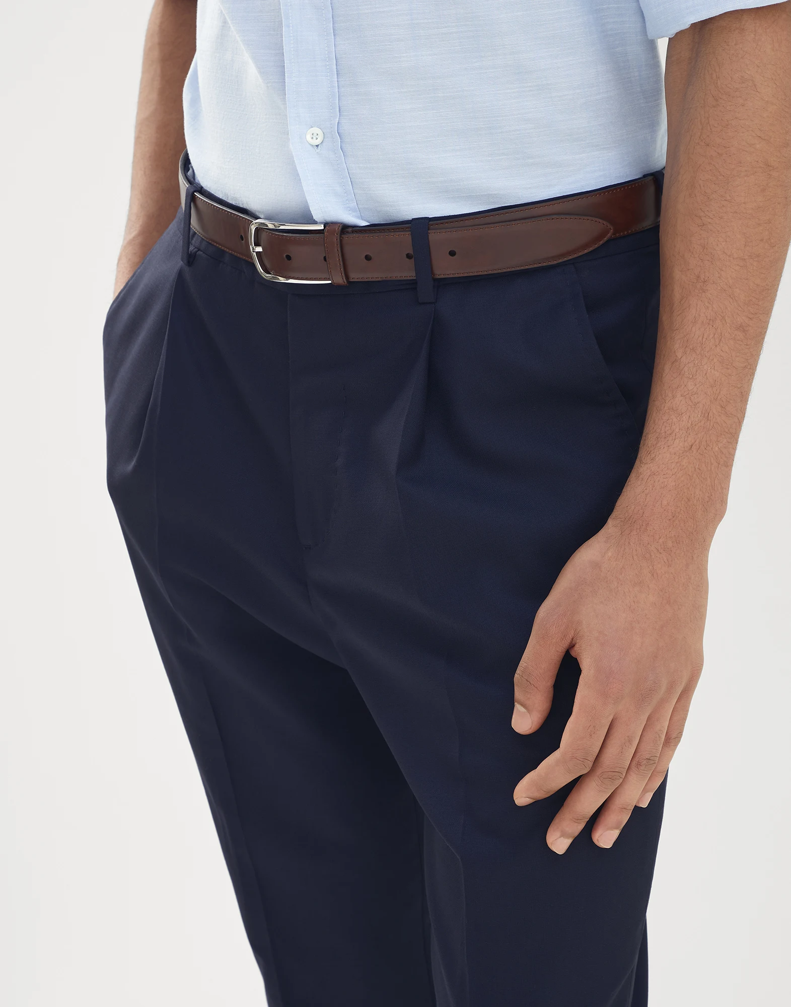 Virgin wool and silk lightweight hopsack leisure fit trousers with pleat