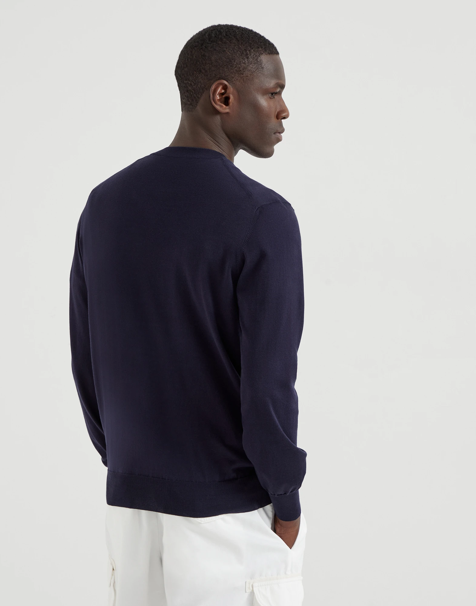 Lightweight sweater with embroidery