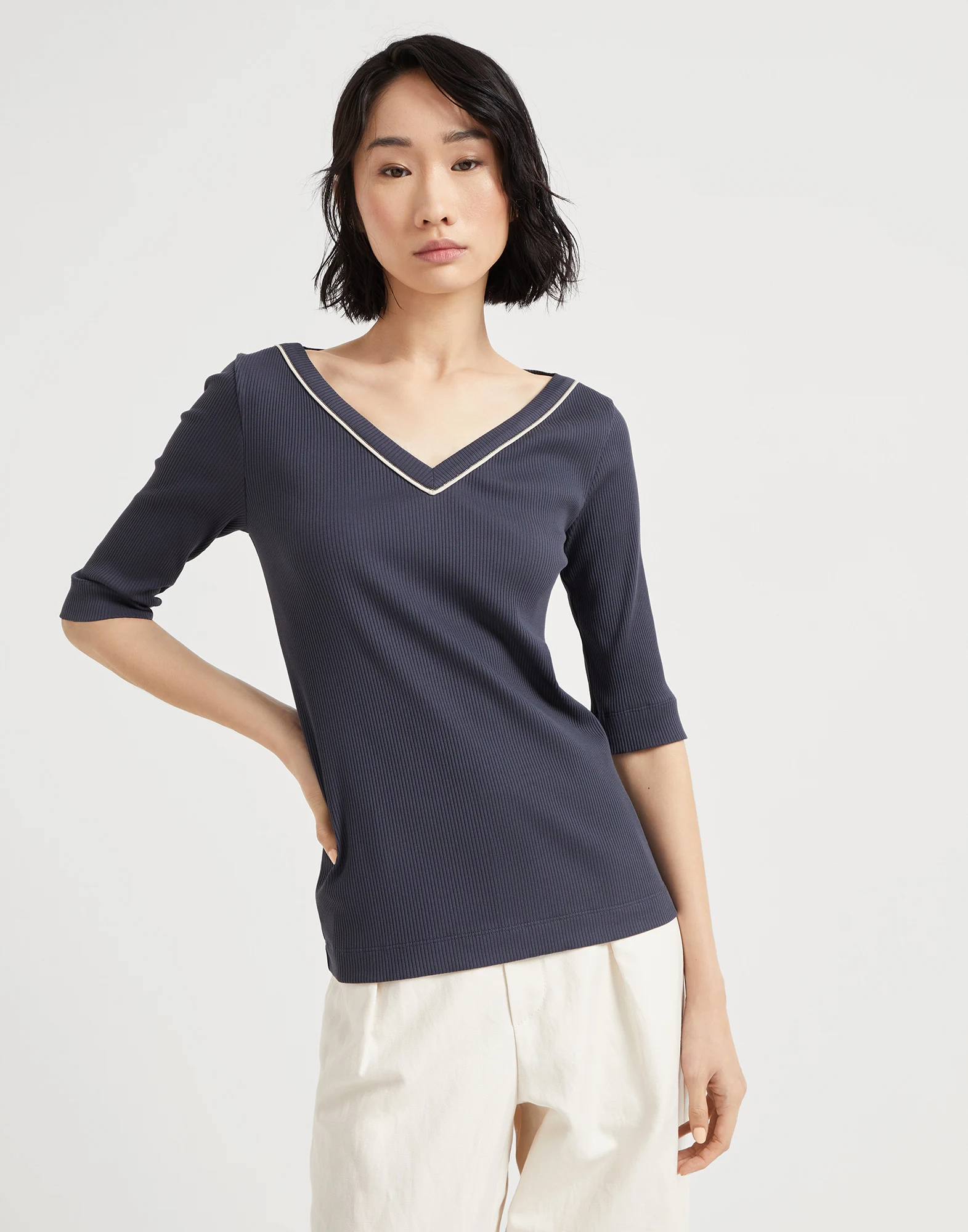 T-shirt with monili