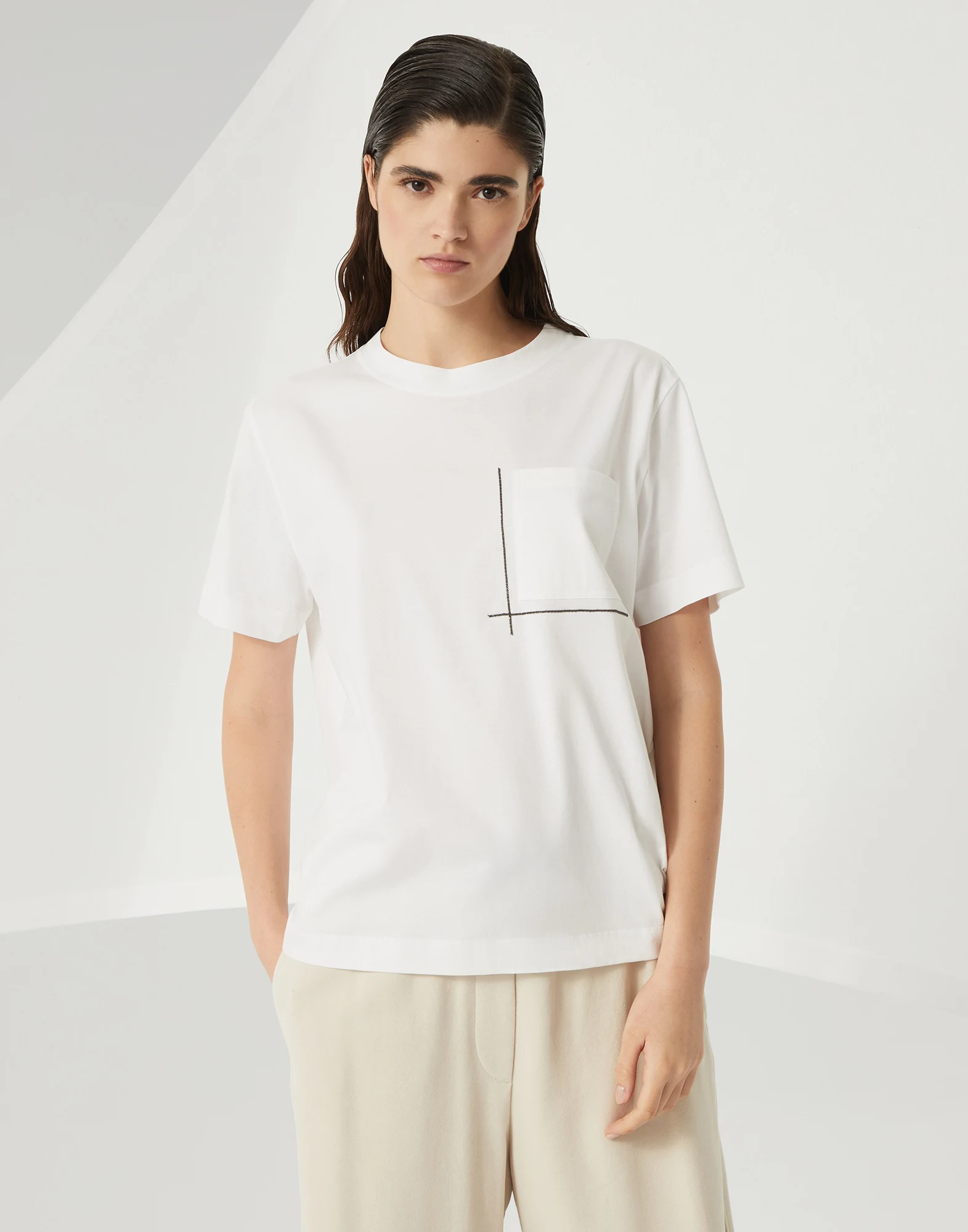 T-shirt with monili