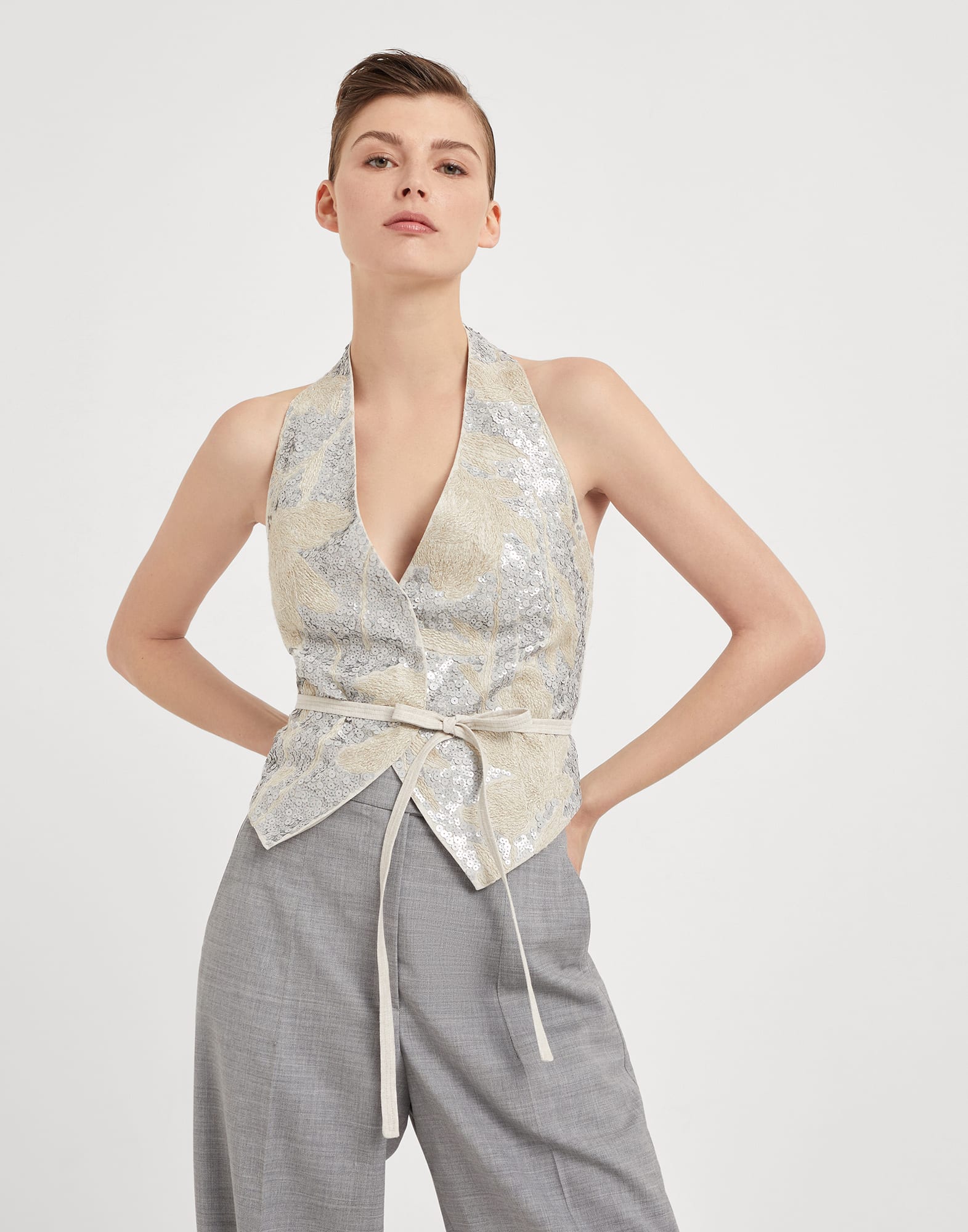 Linen halterneck vest with magnolia embroidery