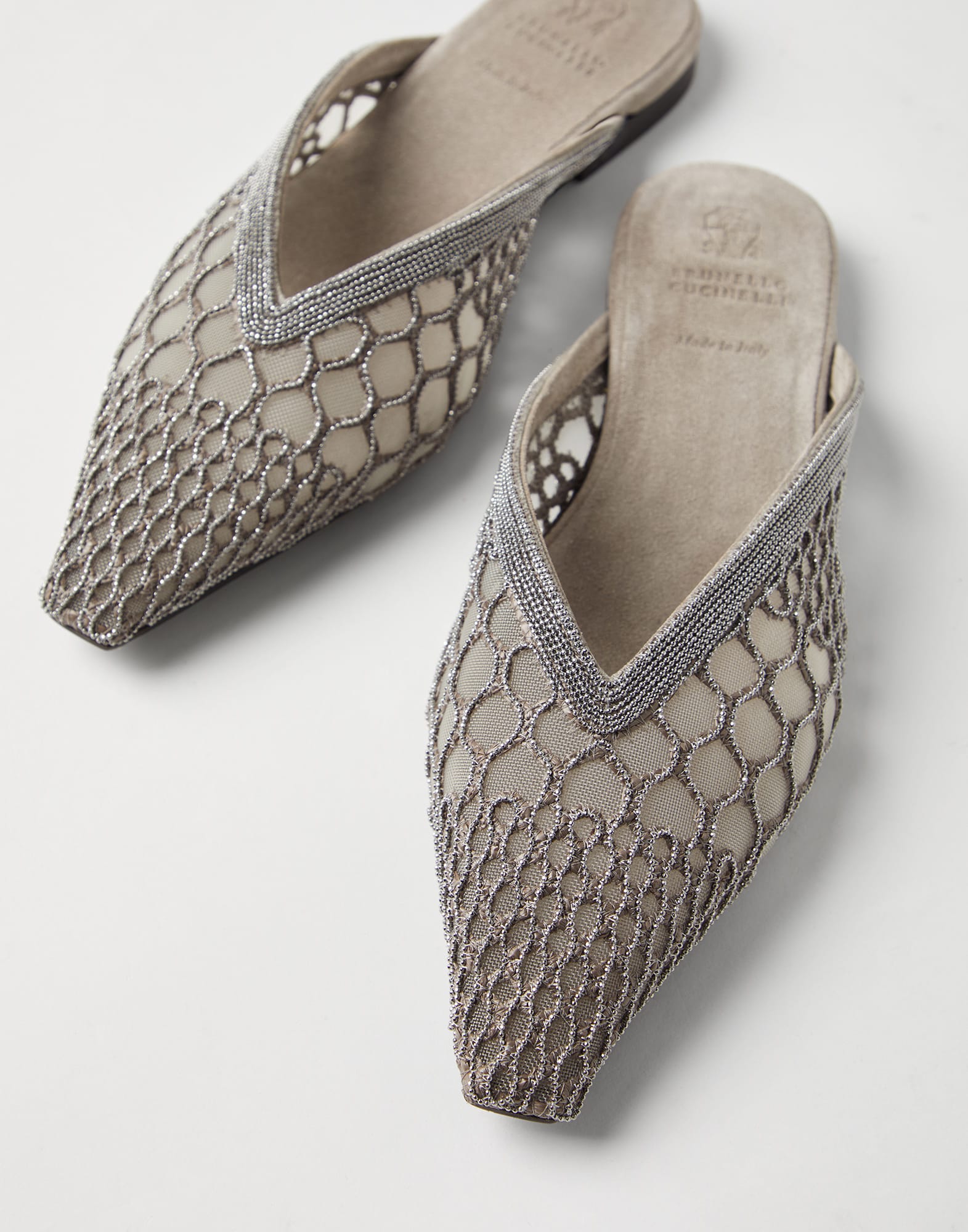 Precious net embroidery slippers