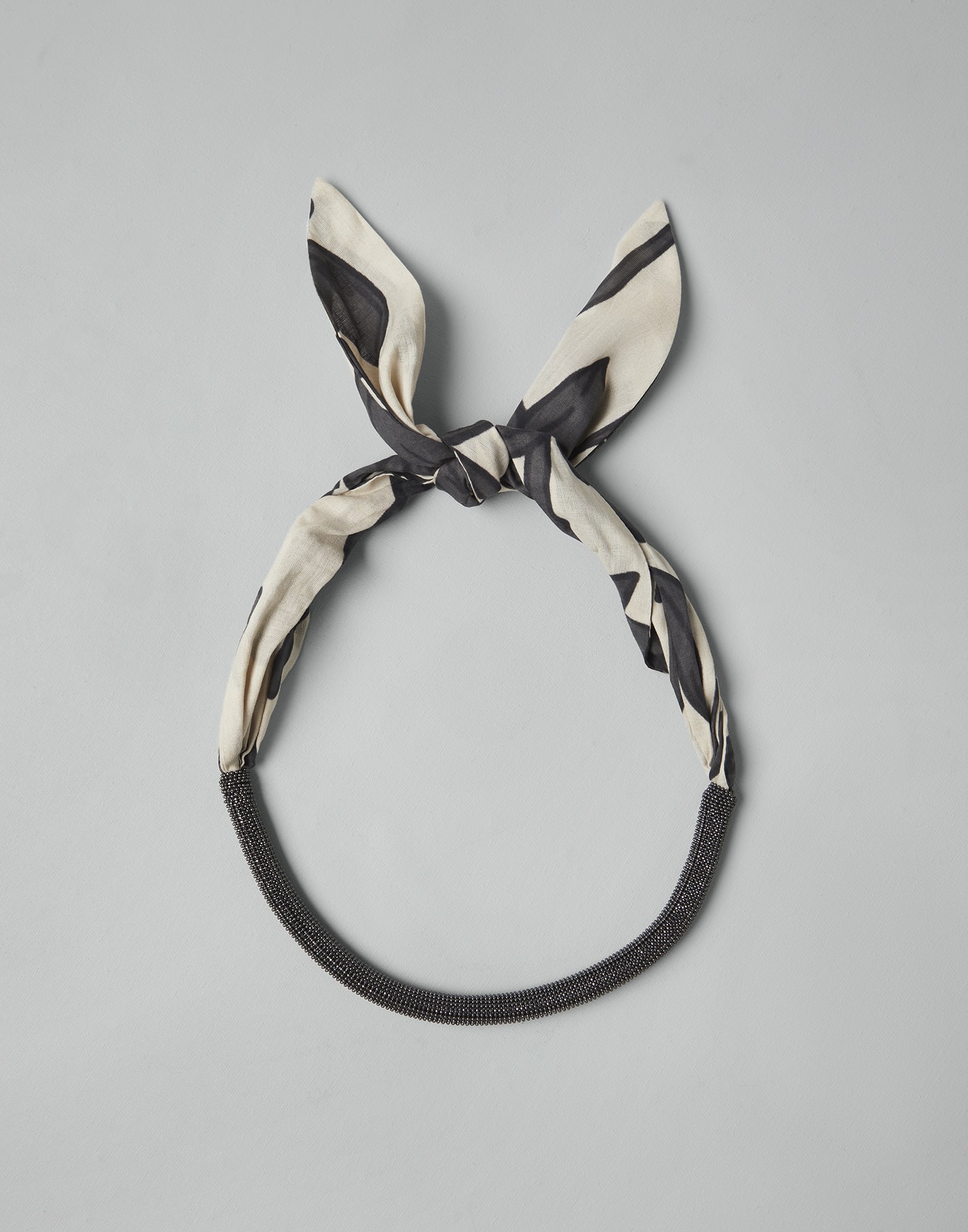 Precious choker with ramage print poplin bow