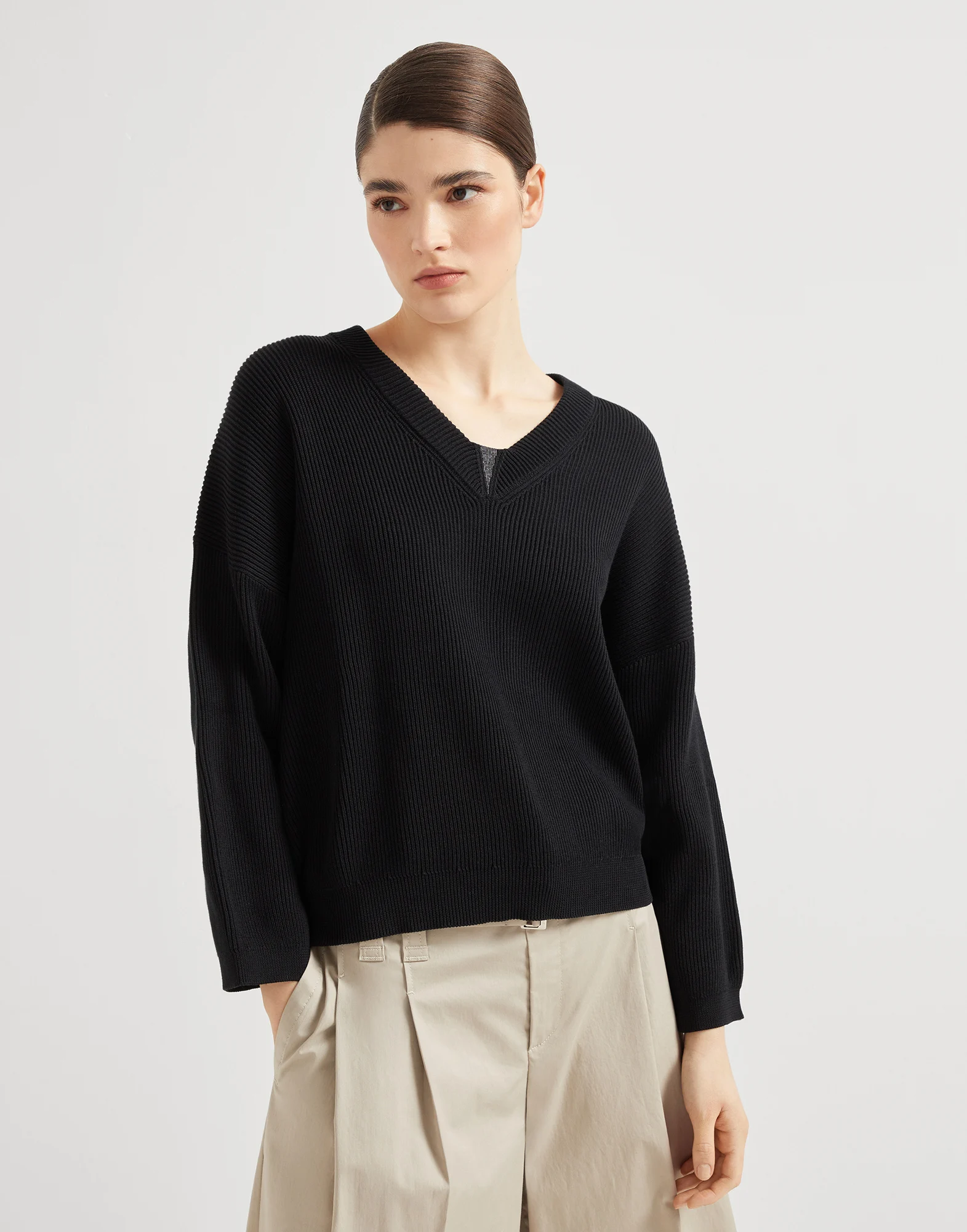 Sweater with monili
