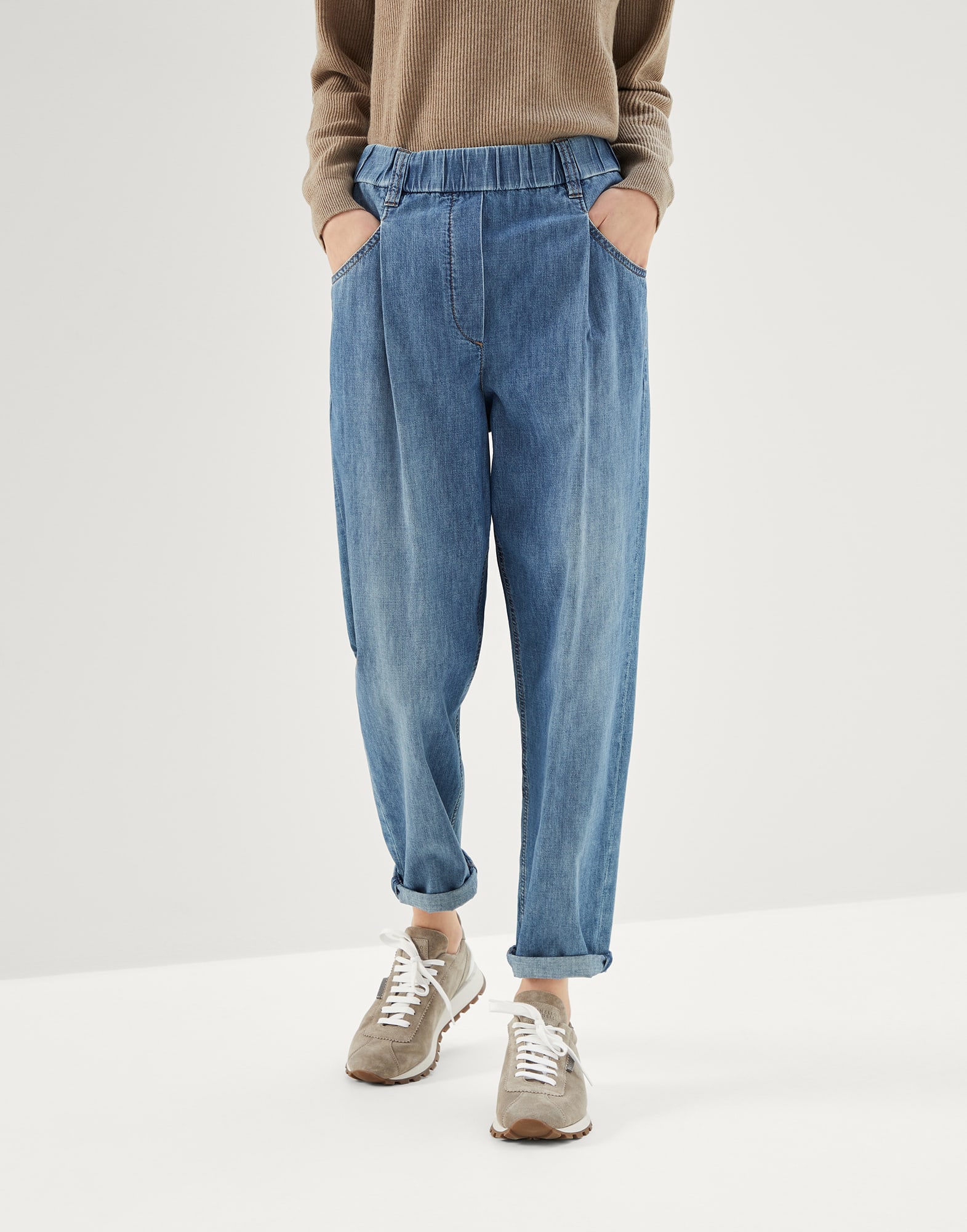 Lightweight denim baggy trousers with shiny tab