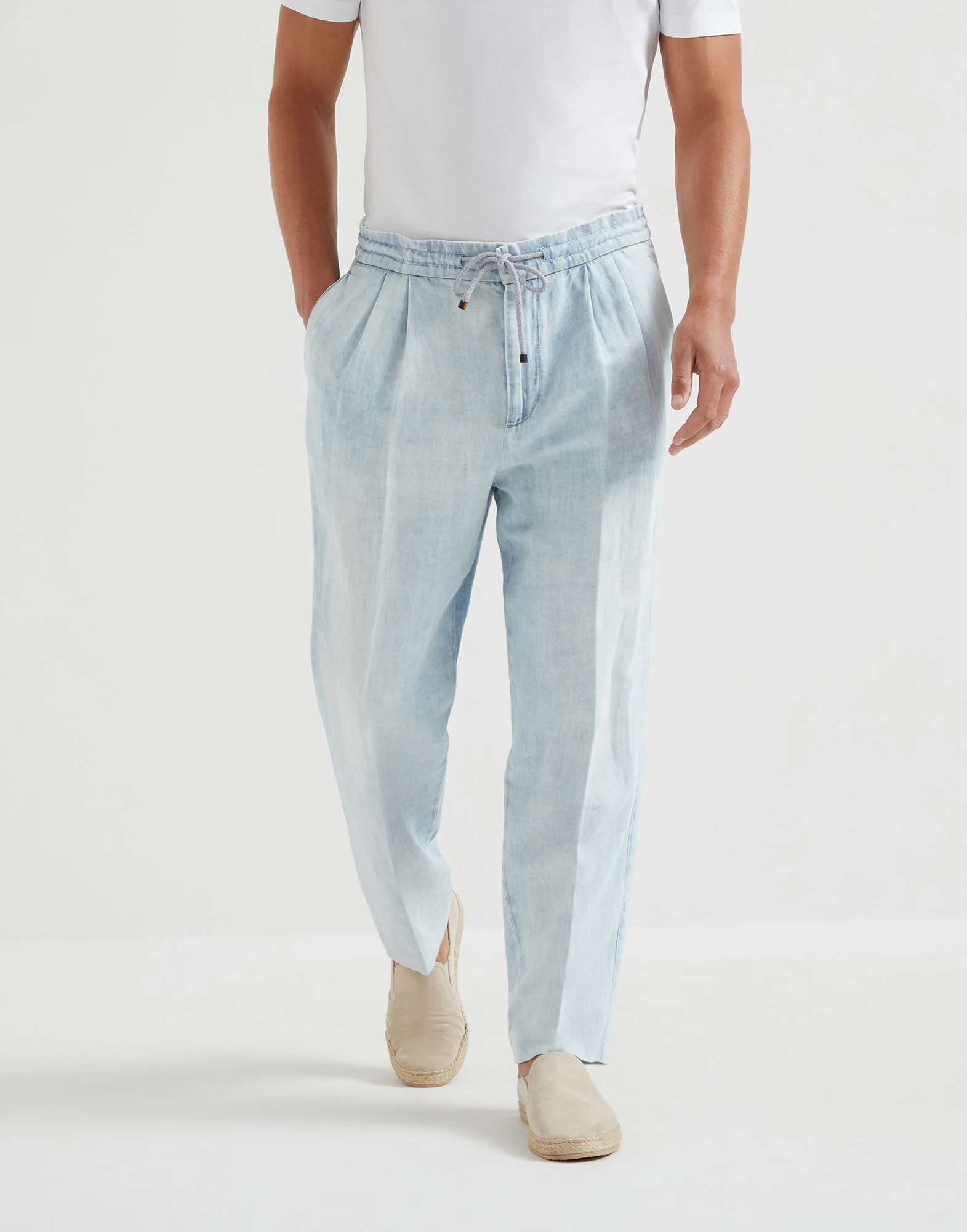 Trousers with drawstring