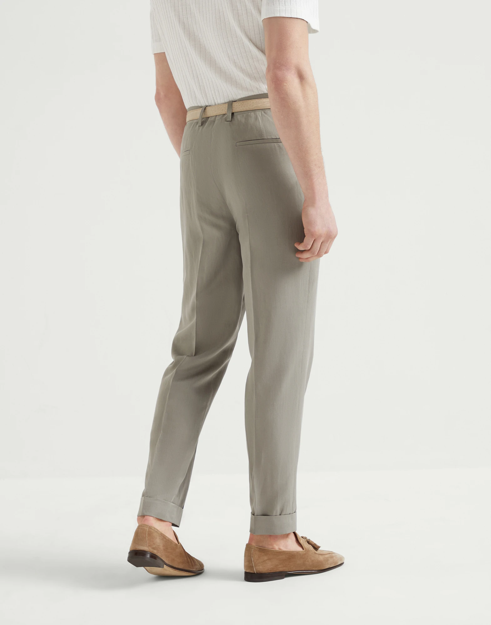 Leisure fit trousers with pleats