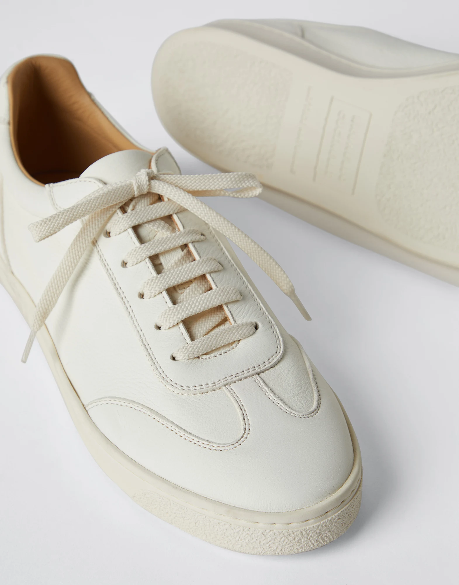 Deerskin sneakers with natural rubber sole