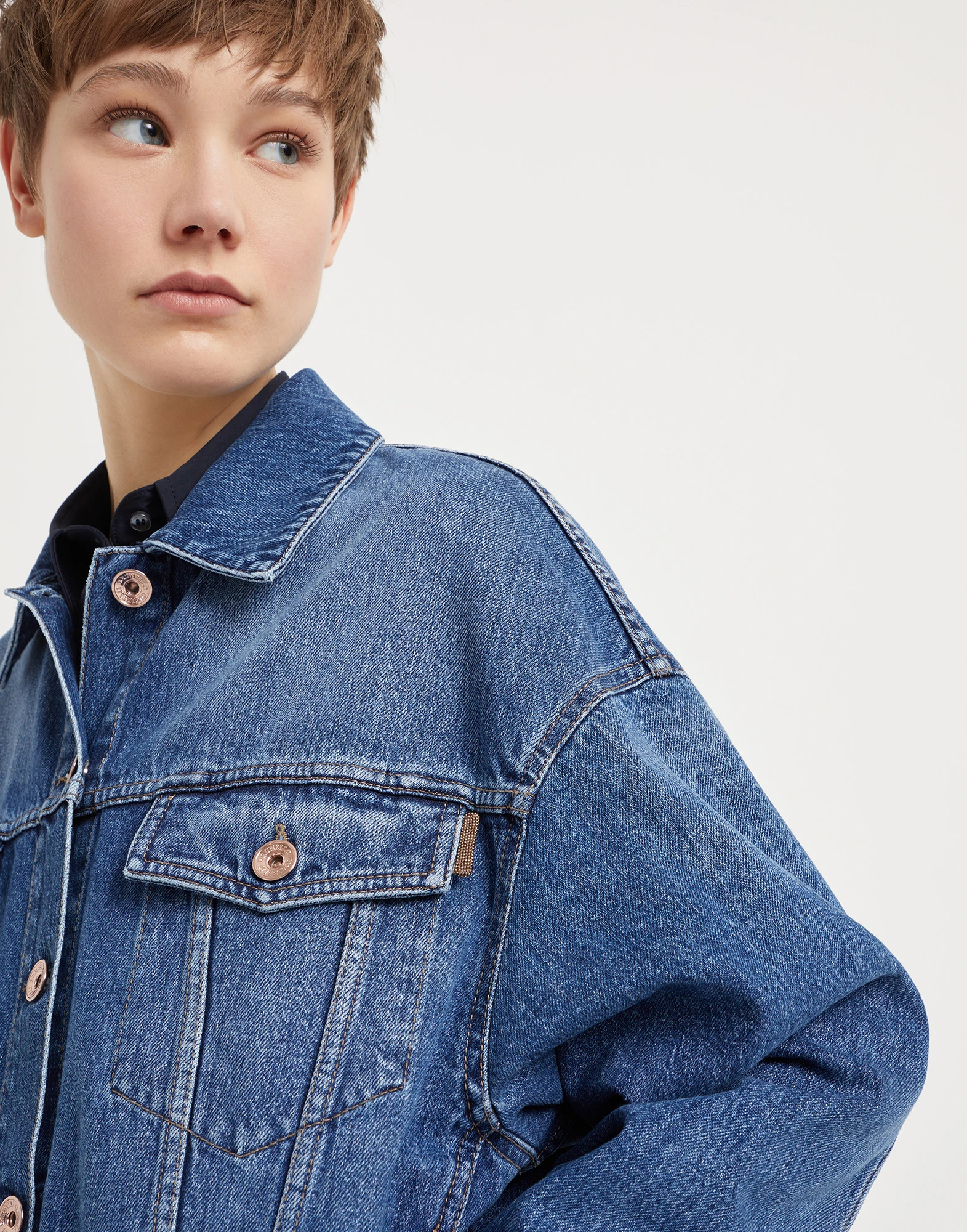 Authentic denim jacket with shiny tab