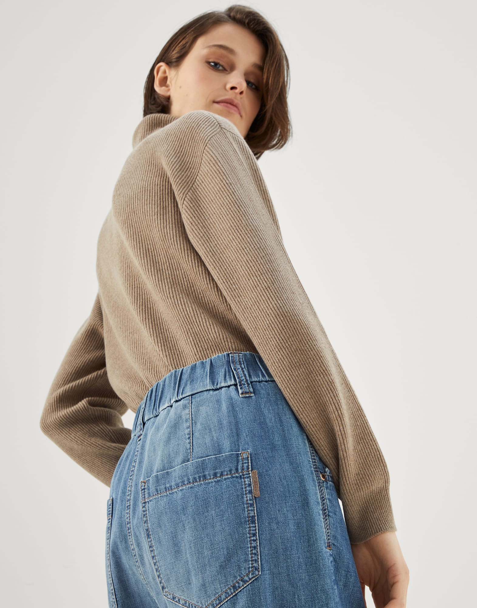 Lightweight denim baggy trousers with shiny tab
