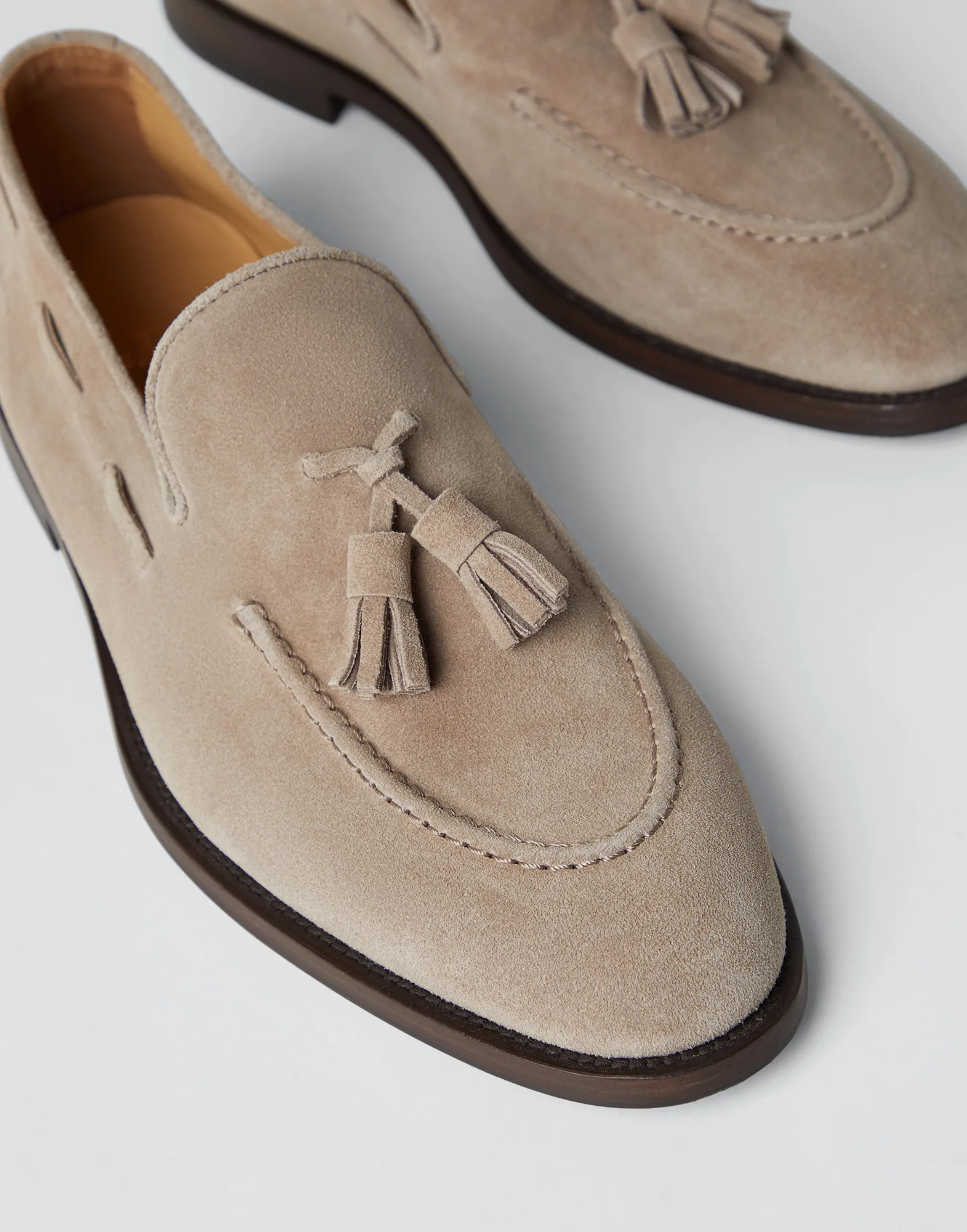 Suede loafers with tassels