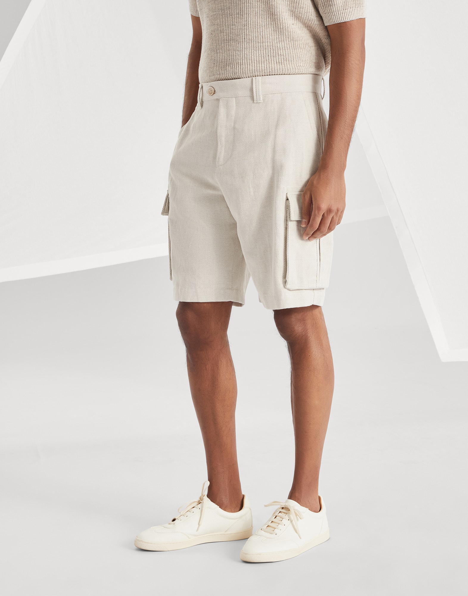 Bermuda shorts with cargo pockets