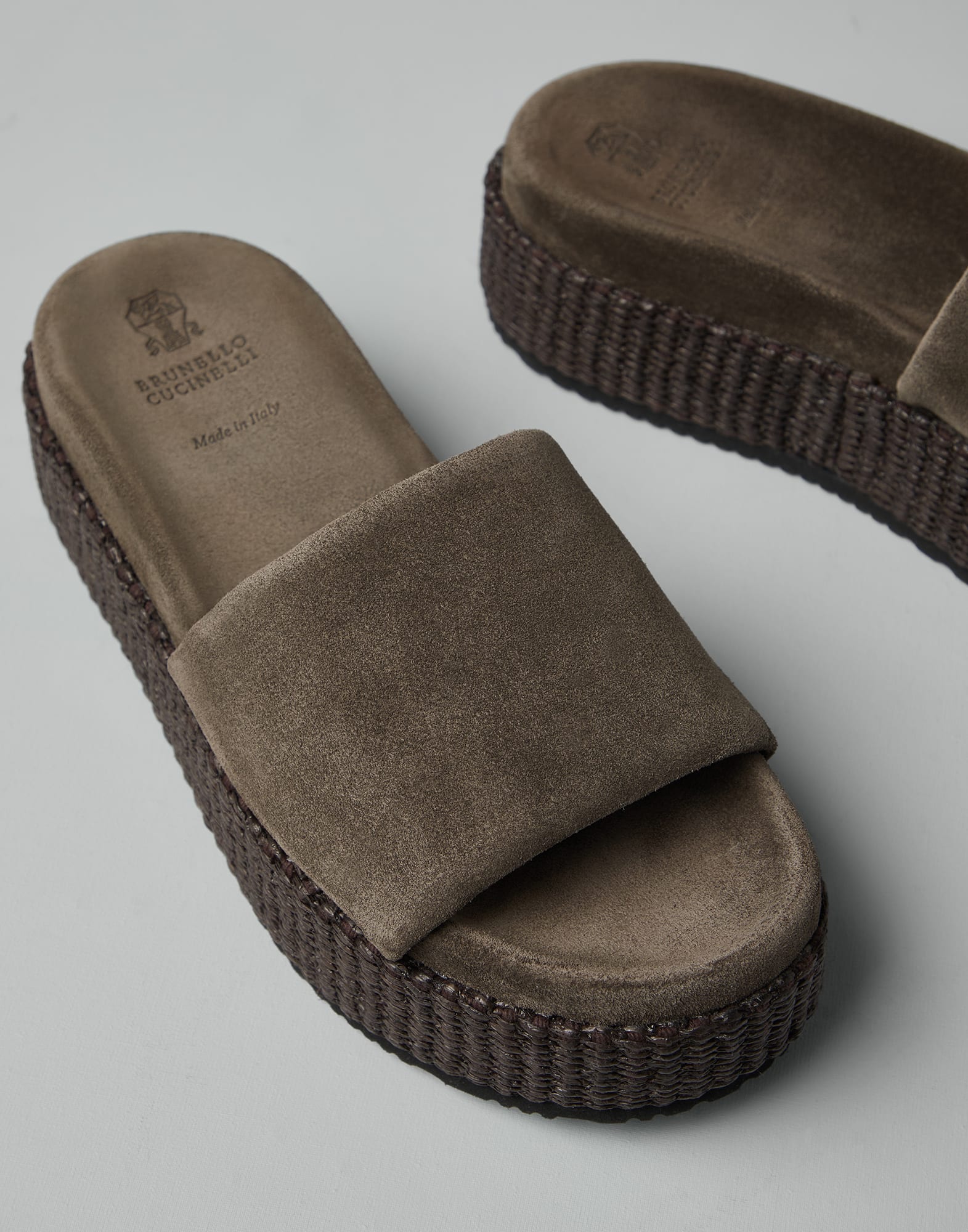Suede and raffia platform slides