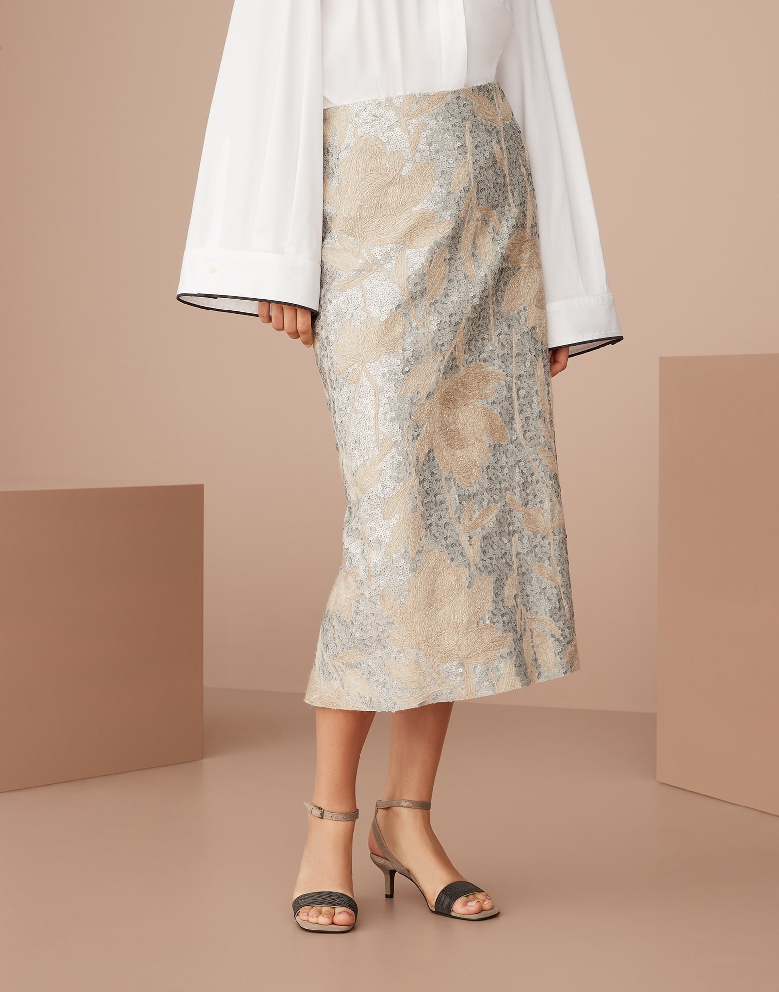 Linen column skirt with magnolia embroidery