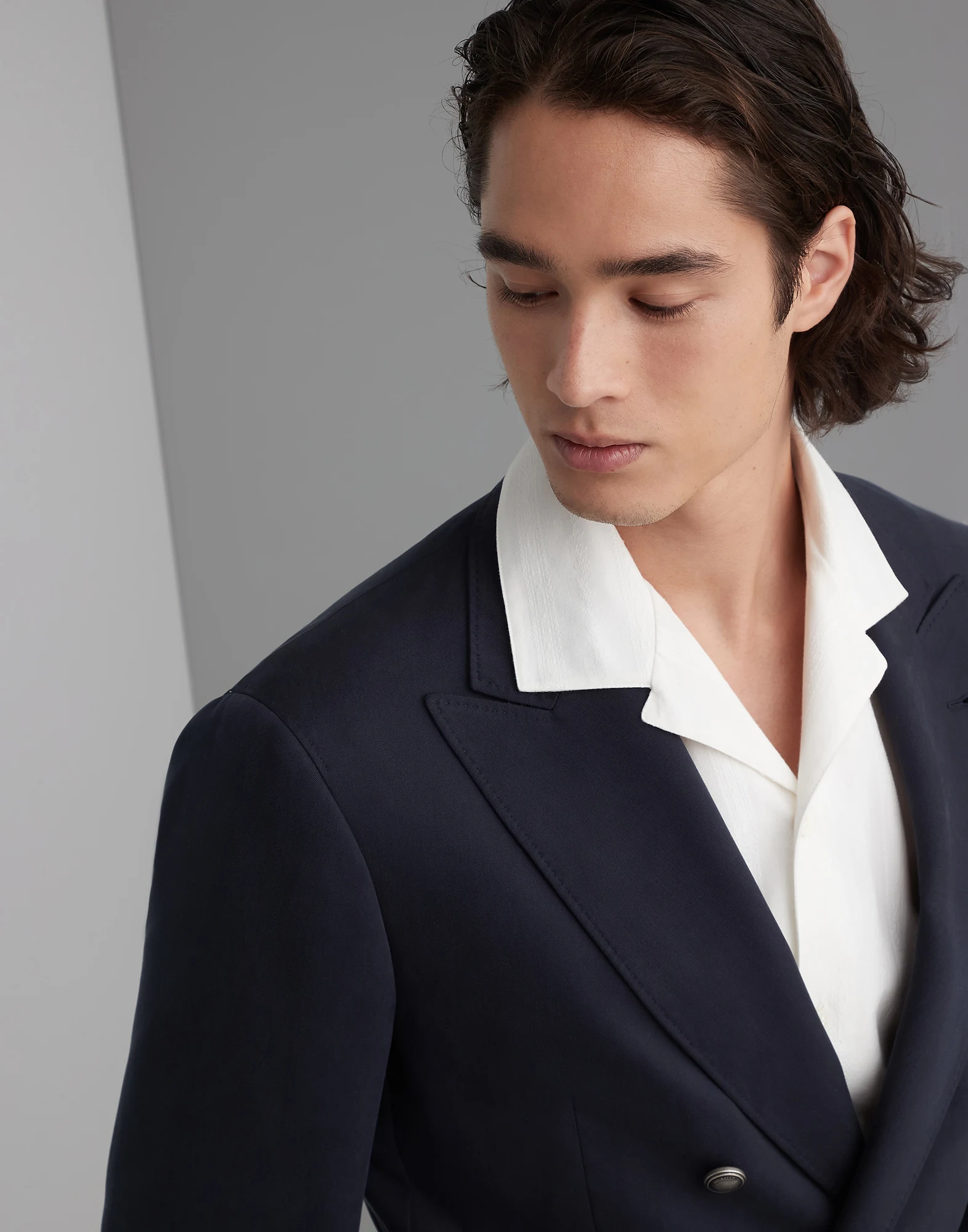 Delave silk twill one-and-a-half breasted blazer with patch pockets and metal buttons