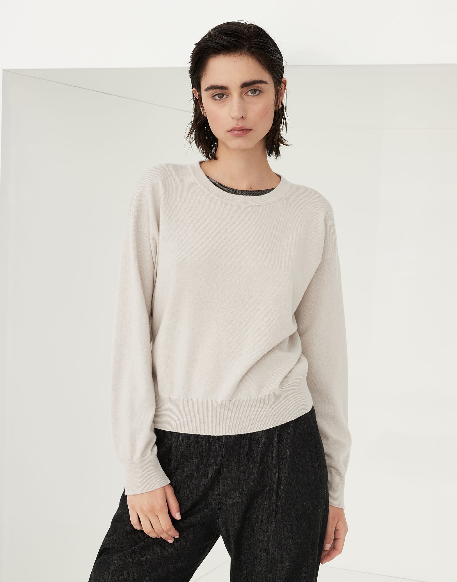 Cashmere sweater with shiny collar detail