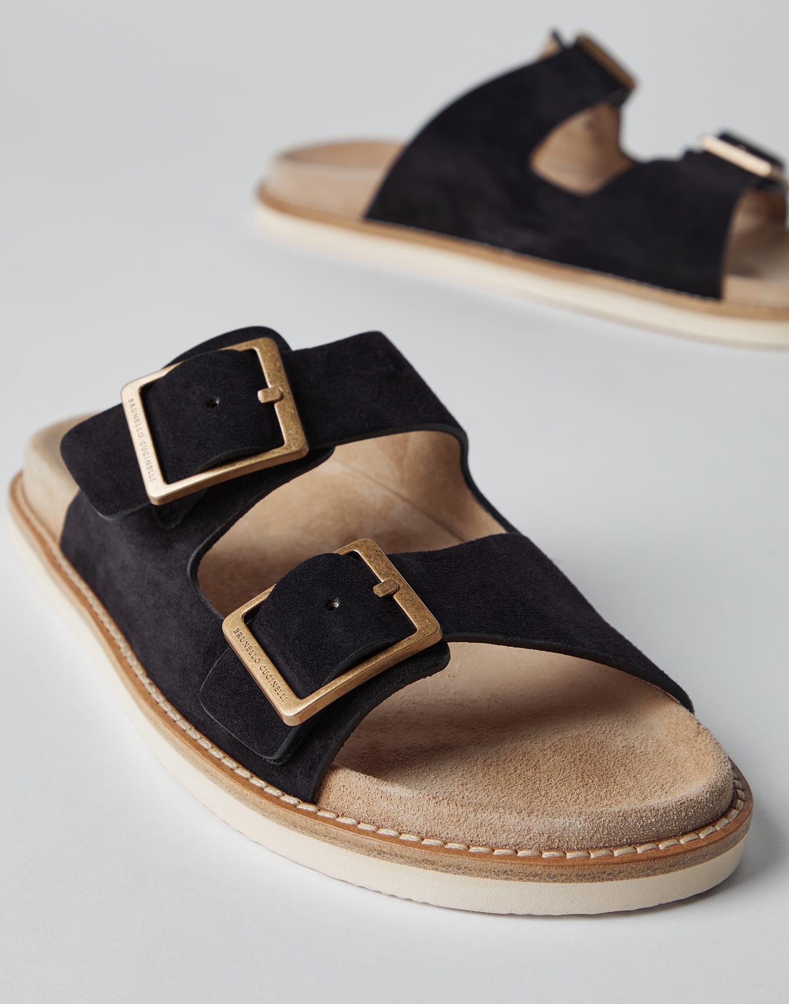 Washed suede urban slides