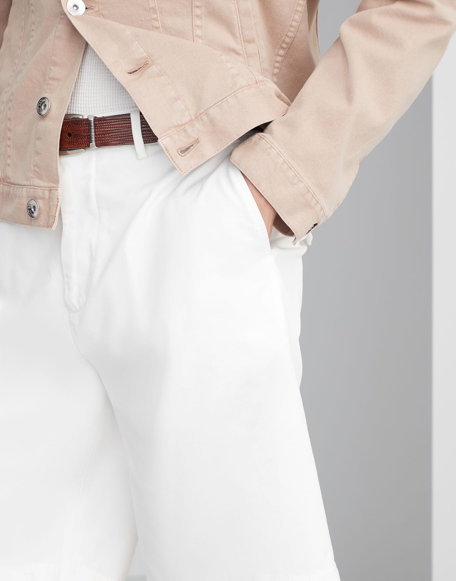 Garment-dyed basic fit Bermuda shorts in twisted cotton gabardine
