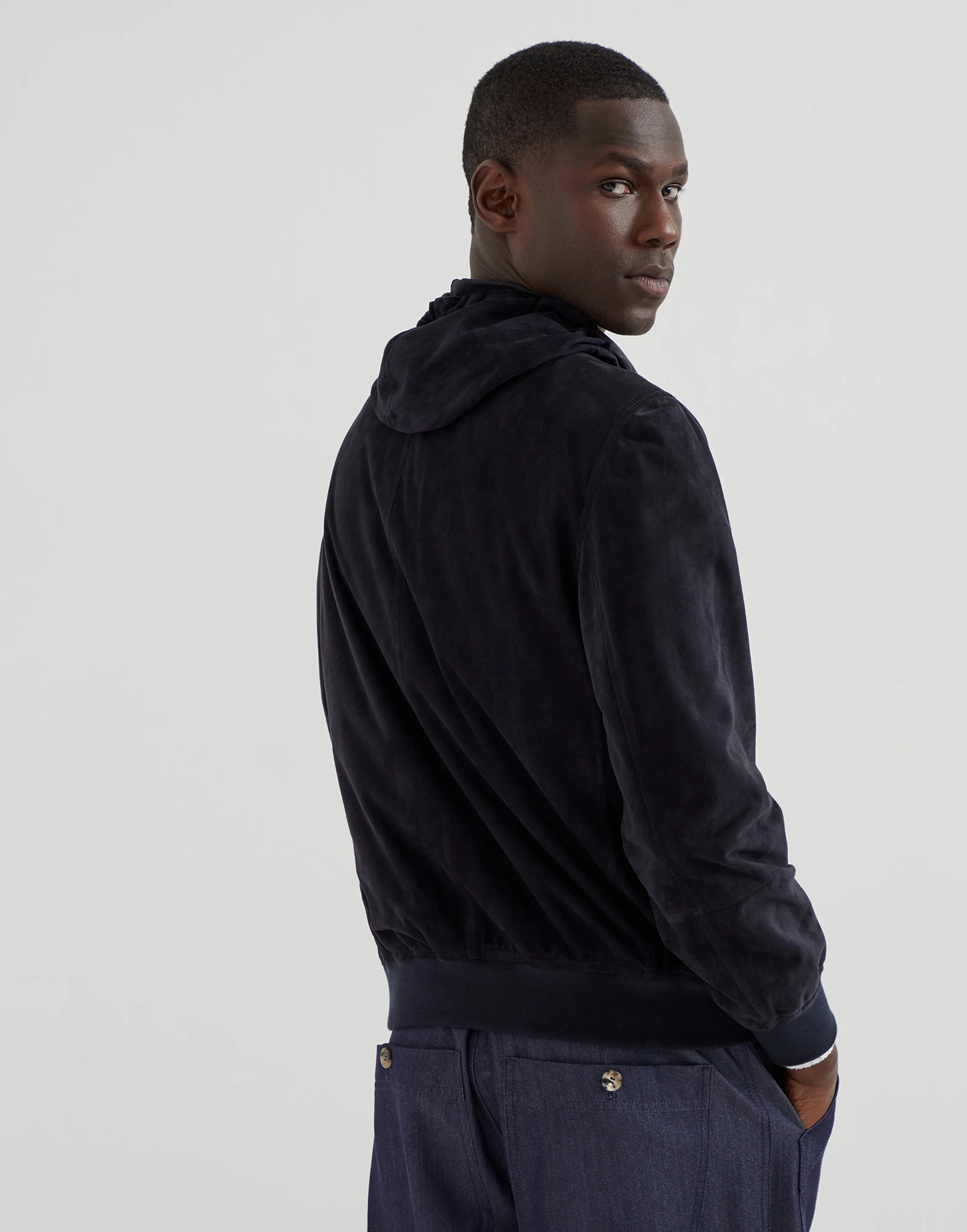 Sweatshirt with hood and zipper