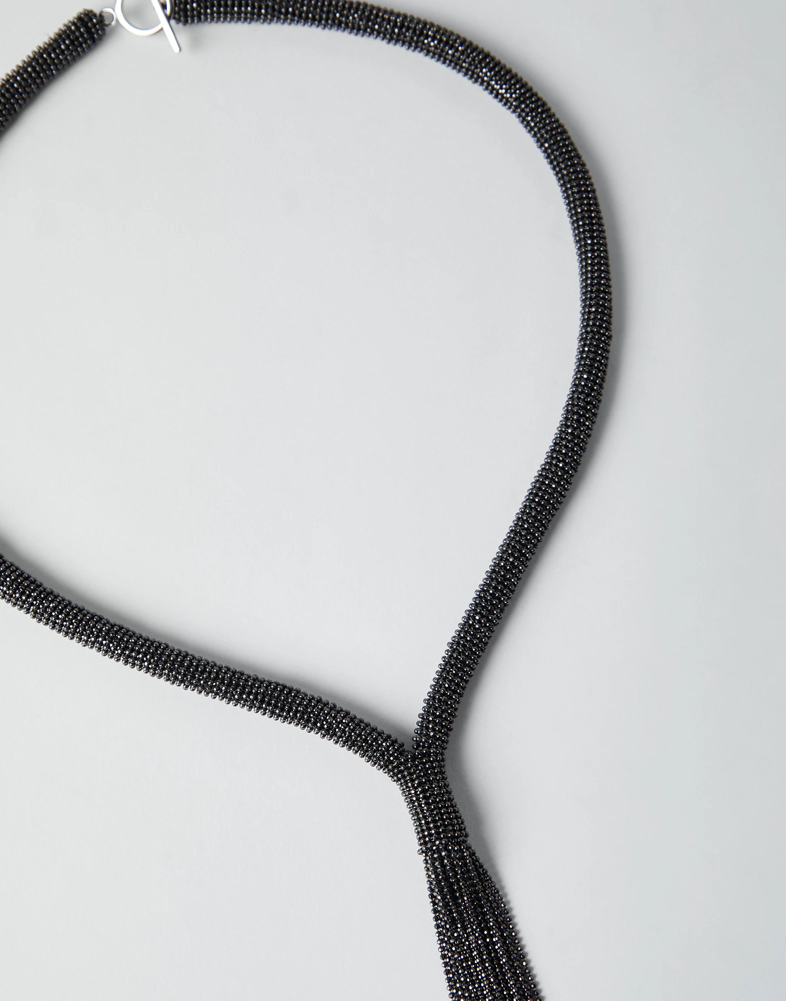 Monili tie necklace