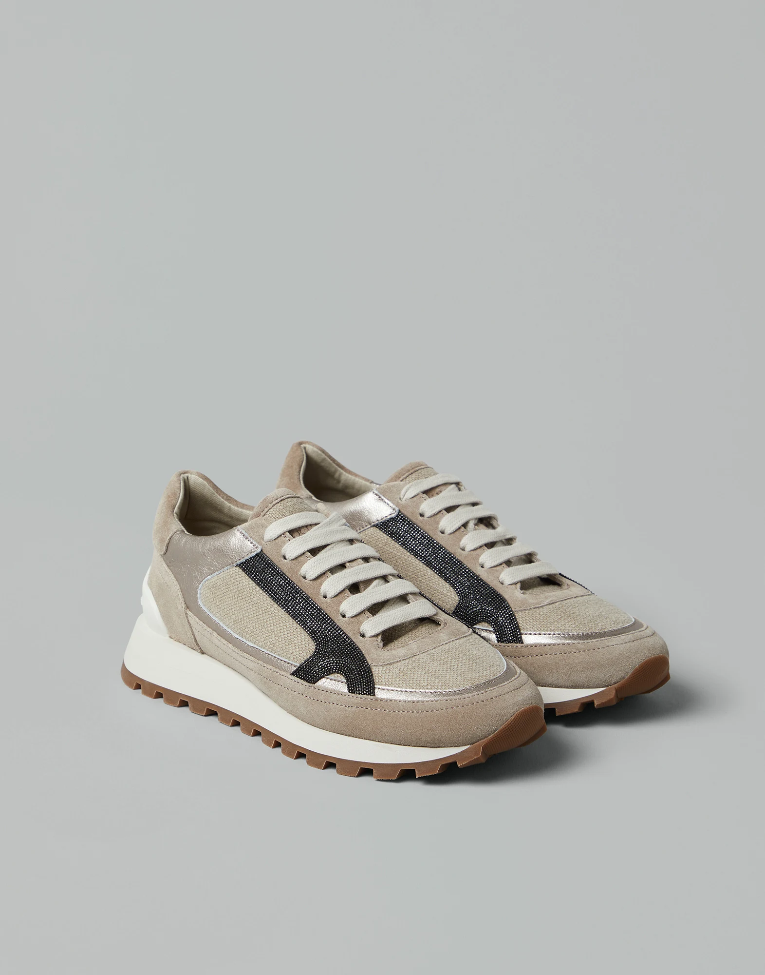 Suede and cotton and linen canvas runners with precious contour