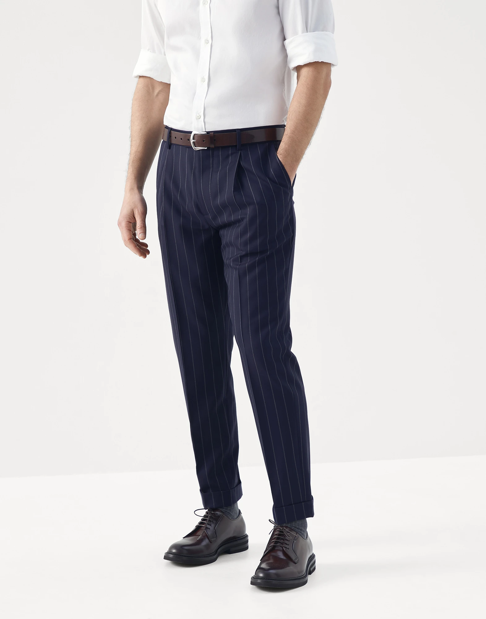 Leisure fit trousers in super 150s virgin wool wide chalk stripe batavia with pleat