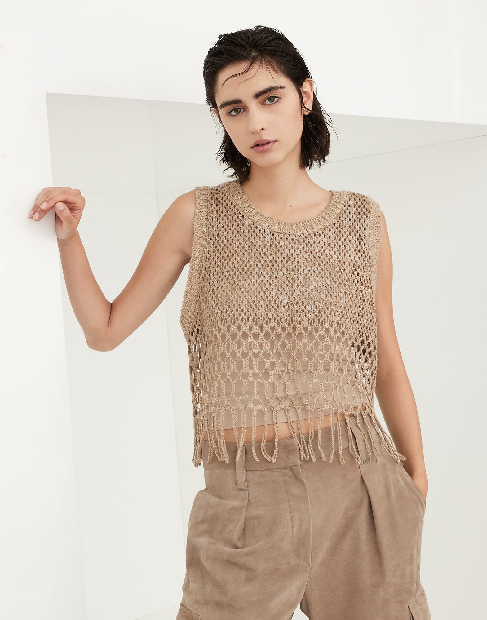 Dazzling degrade embroidery top in silk and linen