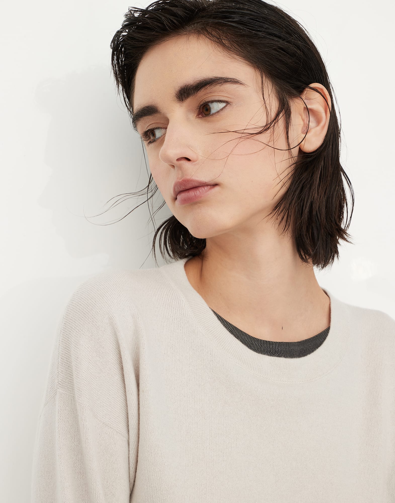 Cashmere sweater with shiny collar detail