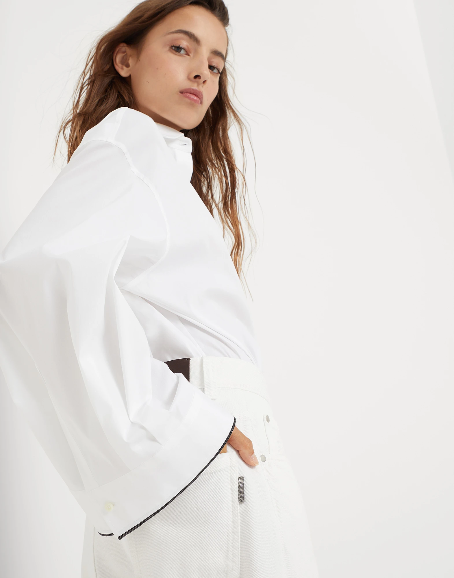 Stretch dyed denim loose five-pocket trousers with shiny tab