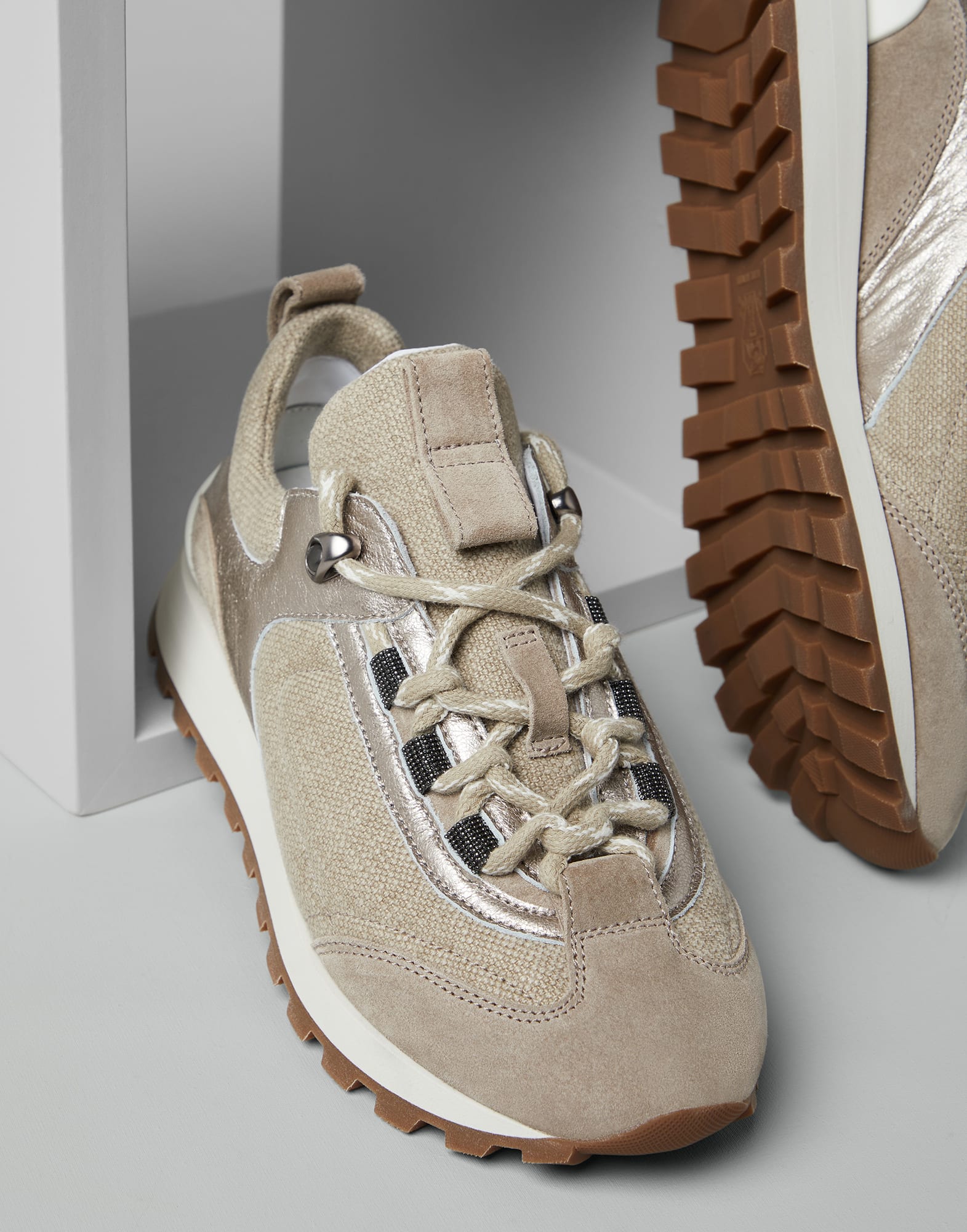 Suede and cotton and linen canvas runners with precious eyelets
