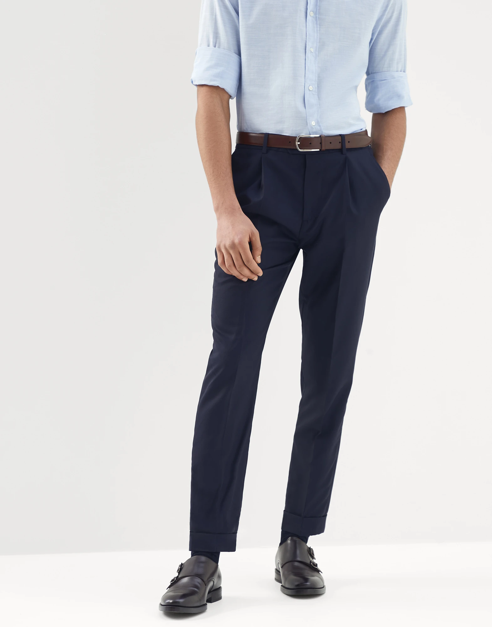 Virgin wool and silk lightweight hopsack leisure fit trousers with pleat