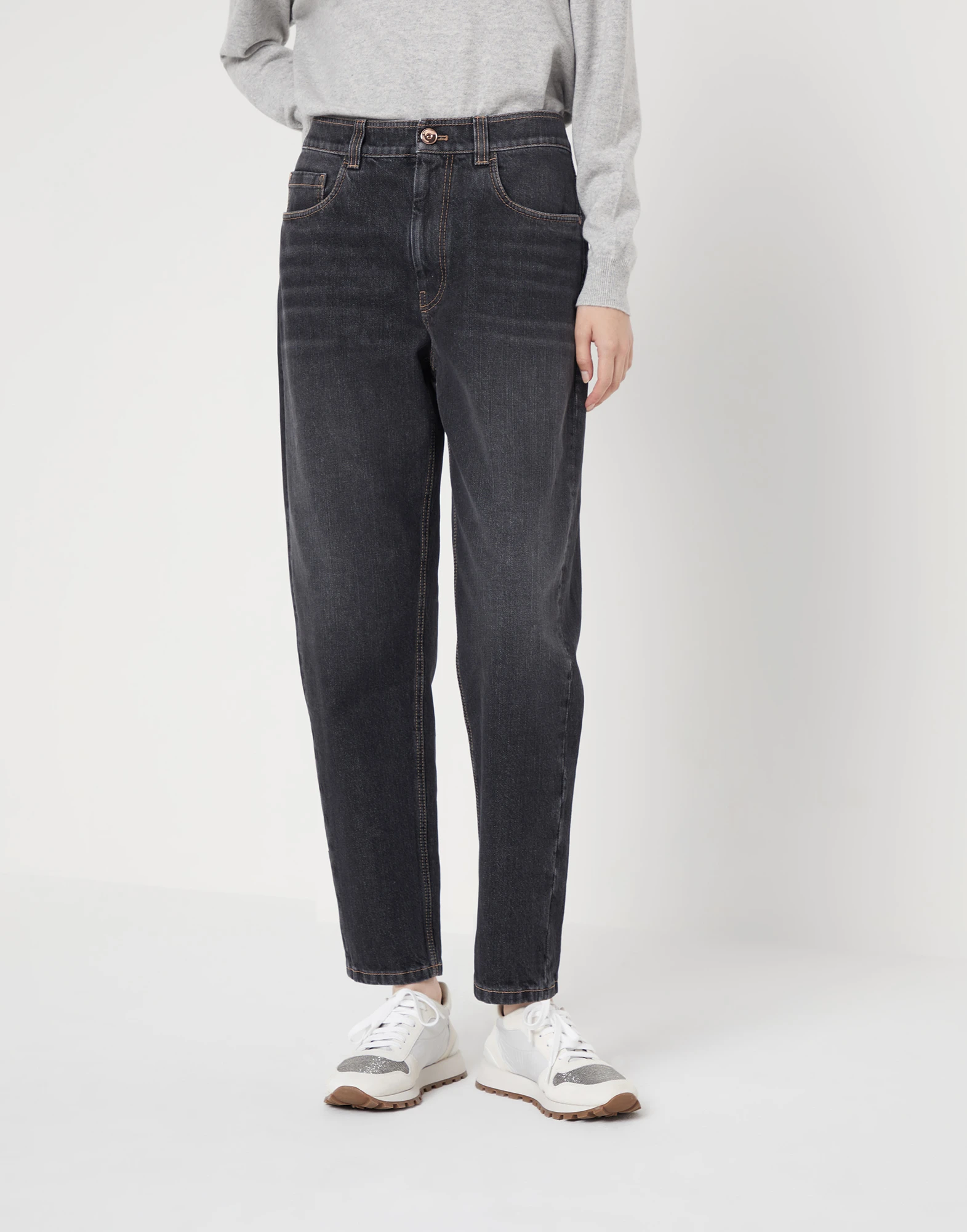 Authentic denim baggy trousers with shiny tab