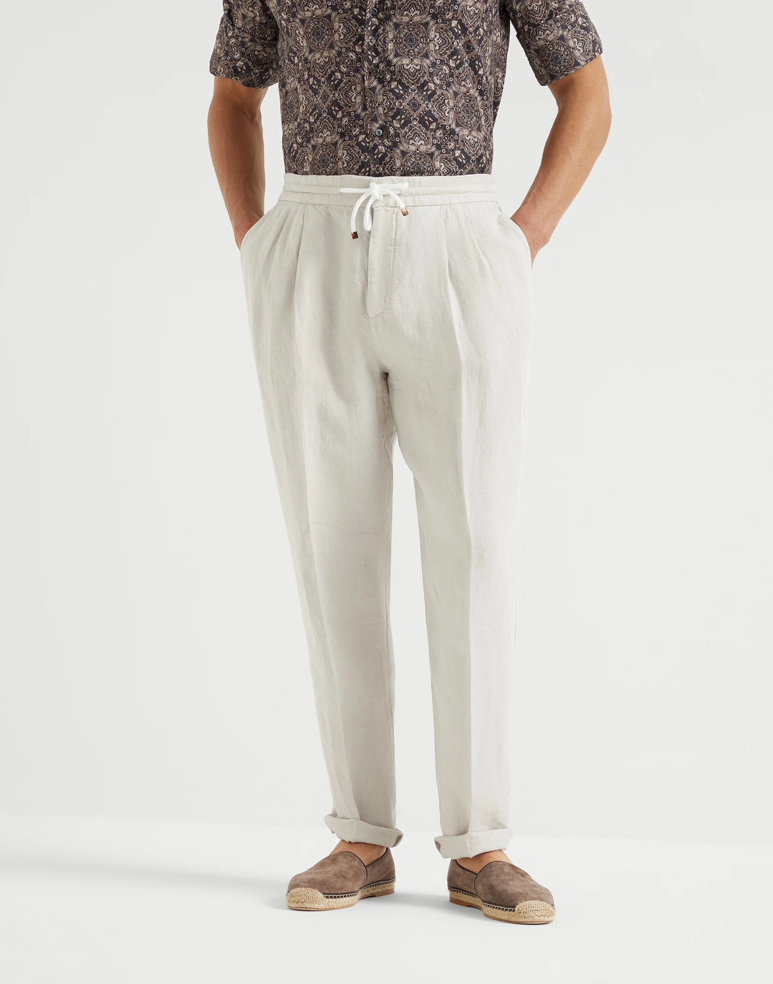 Leisure fit trousers with drawstring