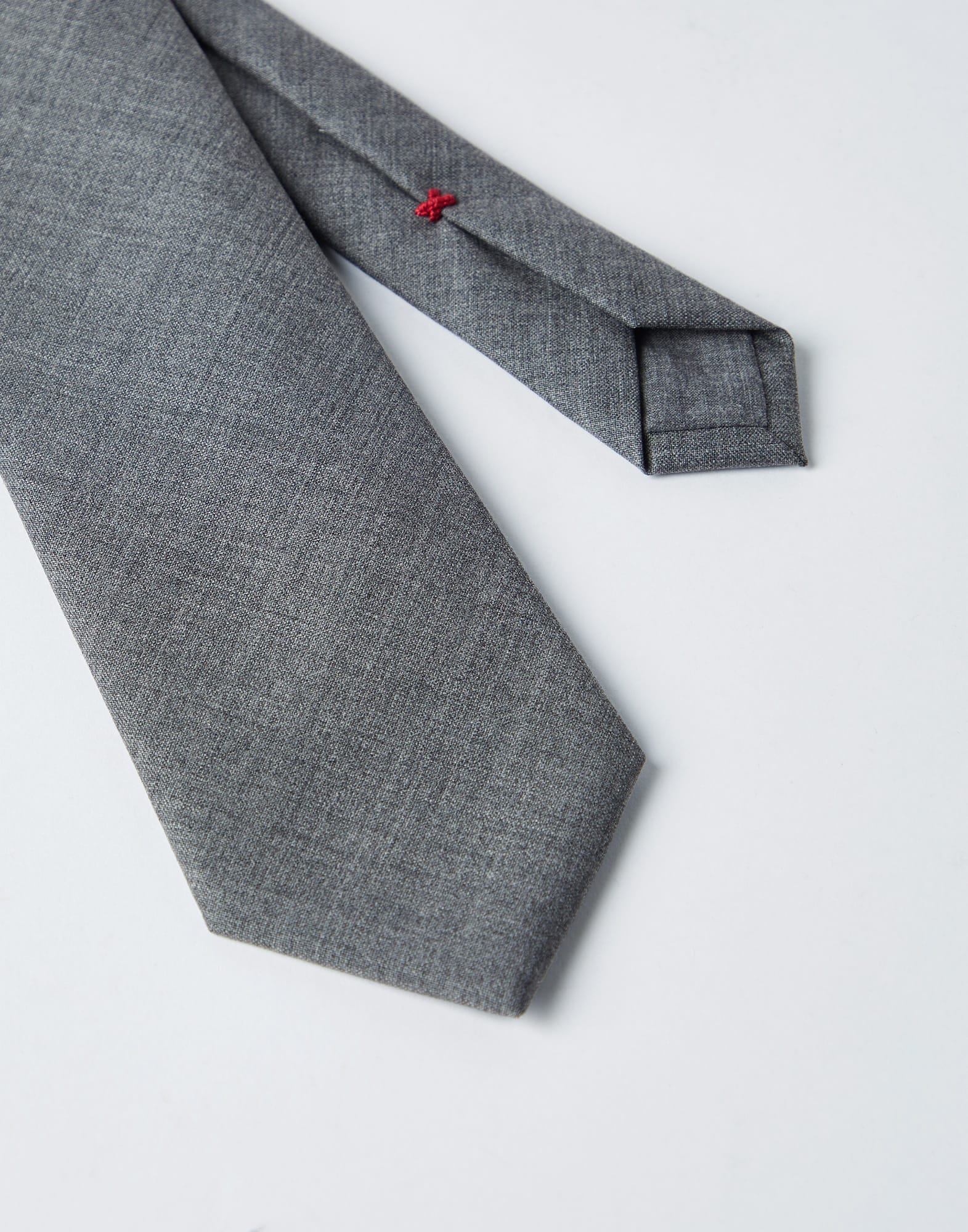 Virgin wool tie