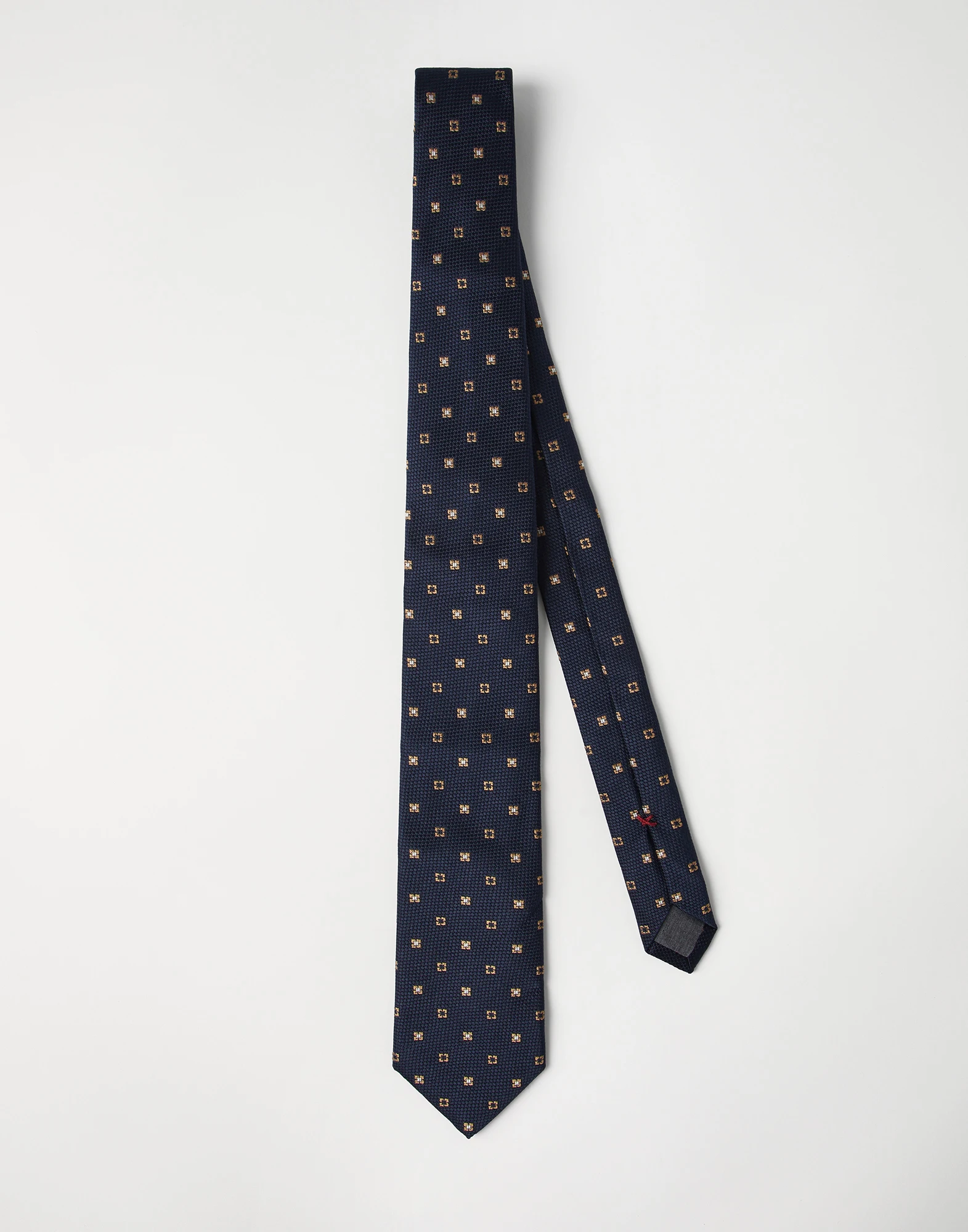Silk tie with geometric pattern