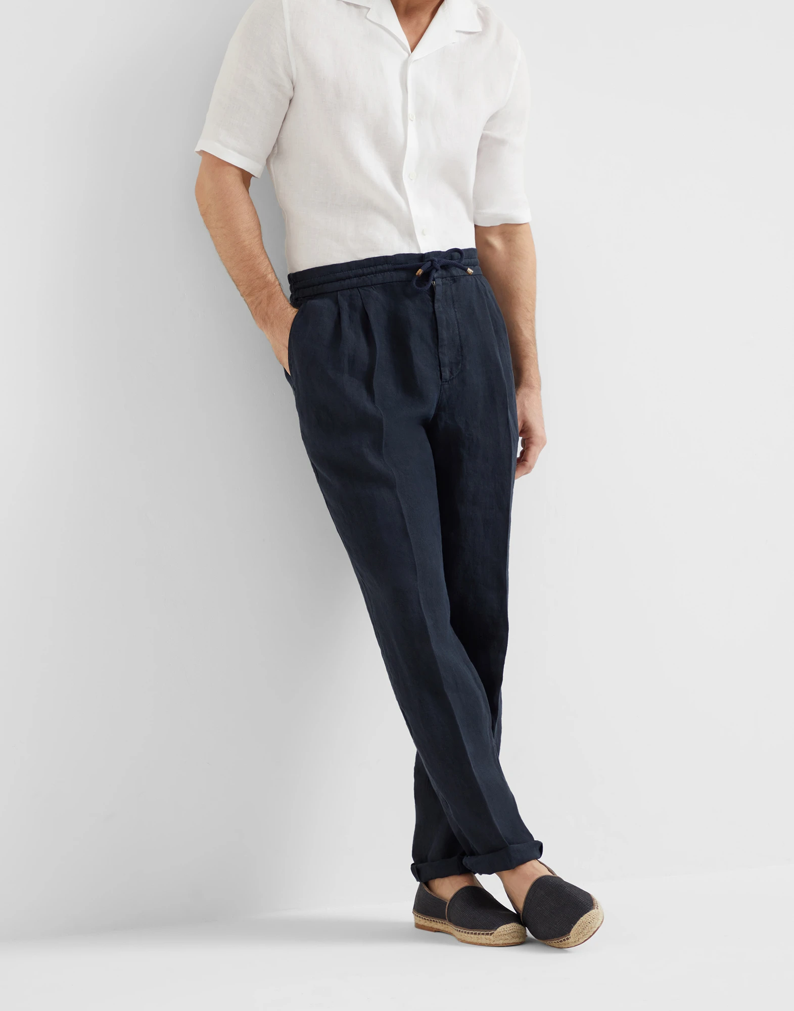 Leisure fit trousers with drawstring