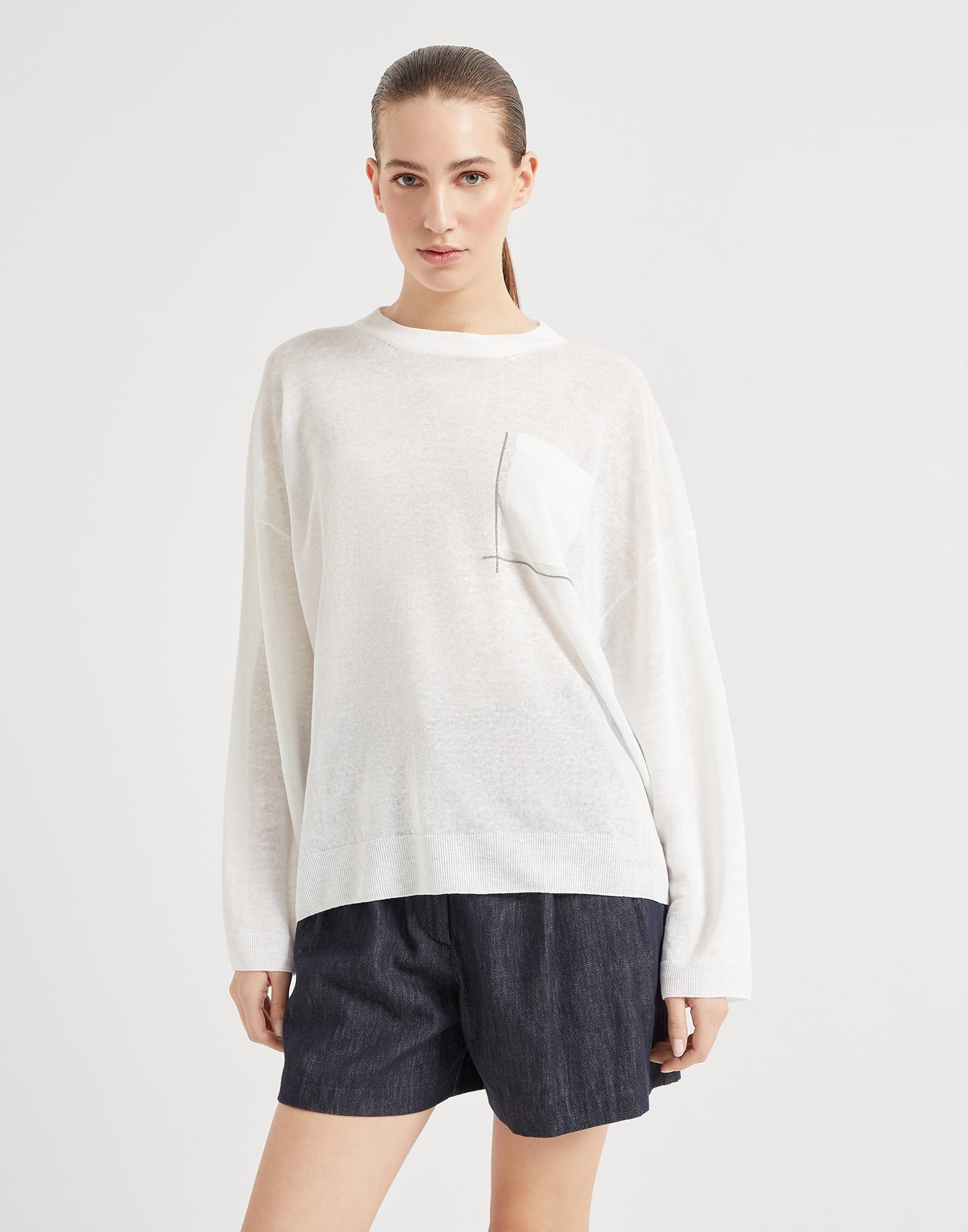 Sweater with monili